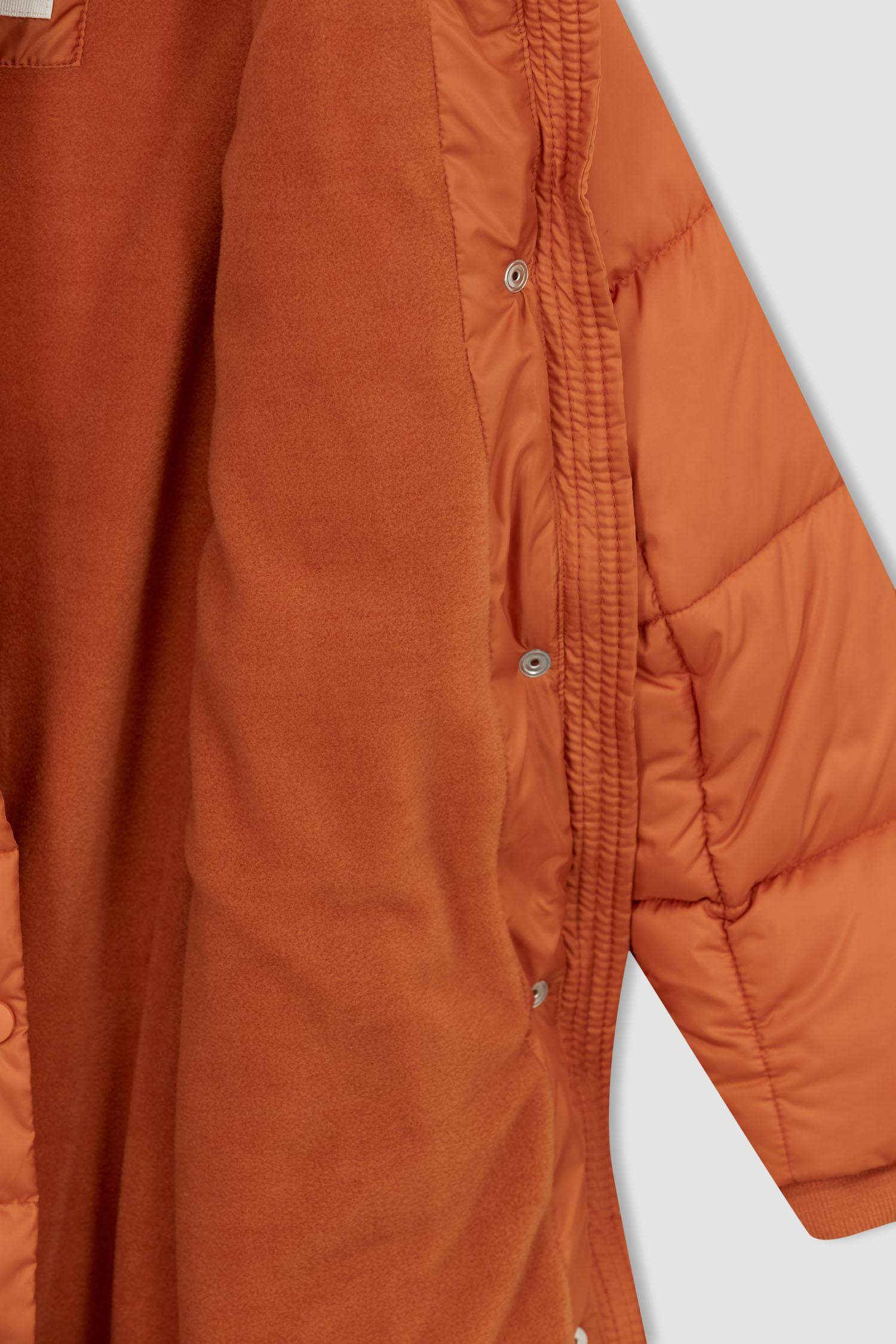 قمصلة نفخ طويل بناتي بغطاء للرأس ببطانة صوفية