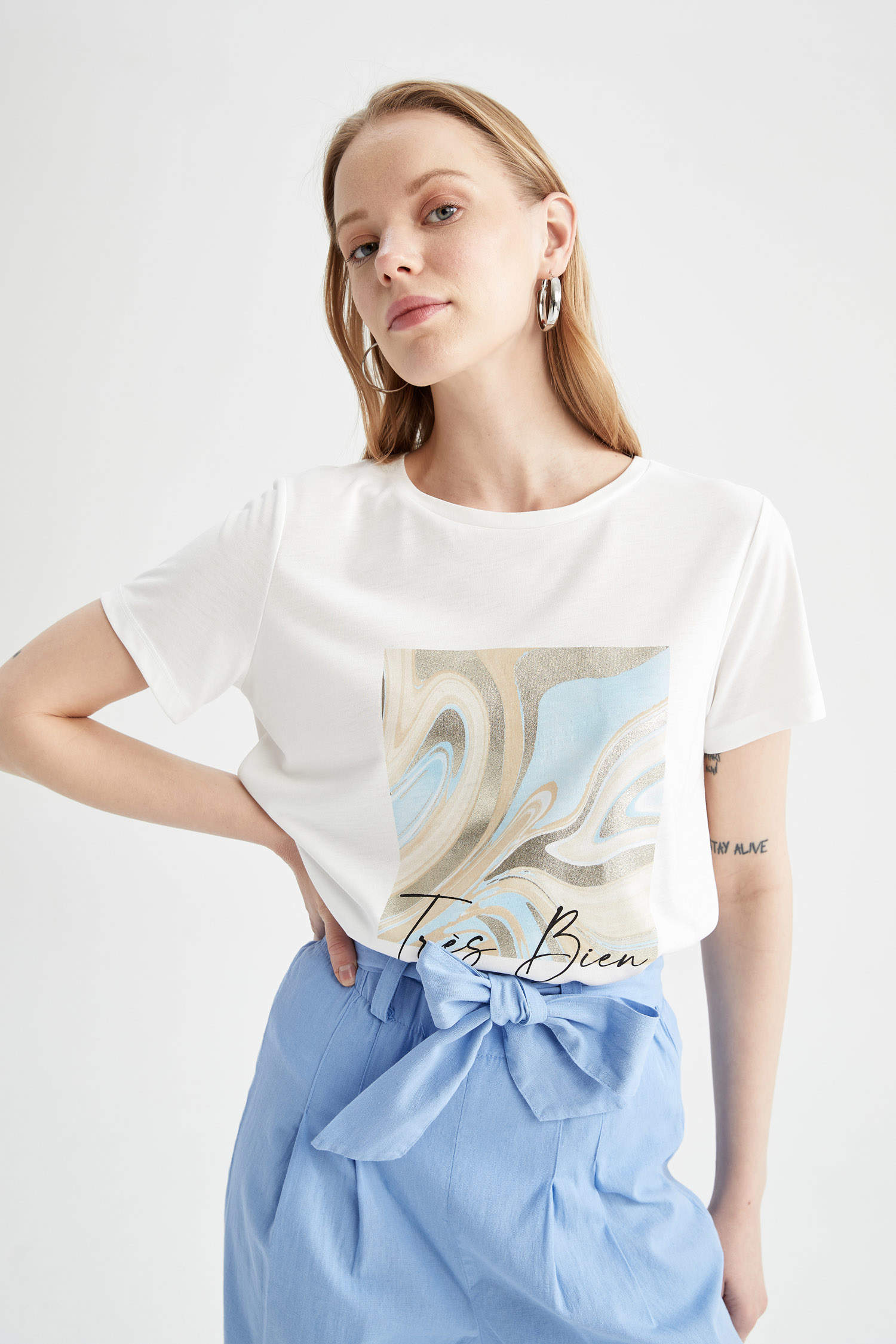 Ecru Woman Fit Short Sleeve Varoque Print T-Shirt 2497168 | DeFacto