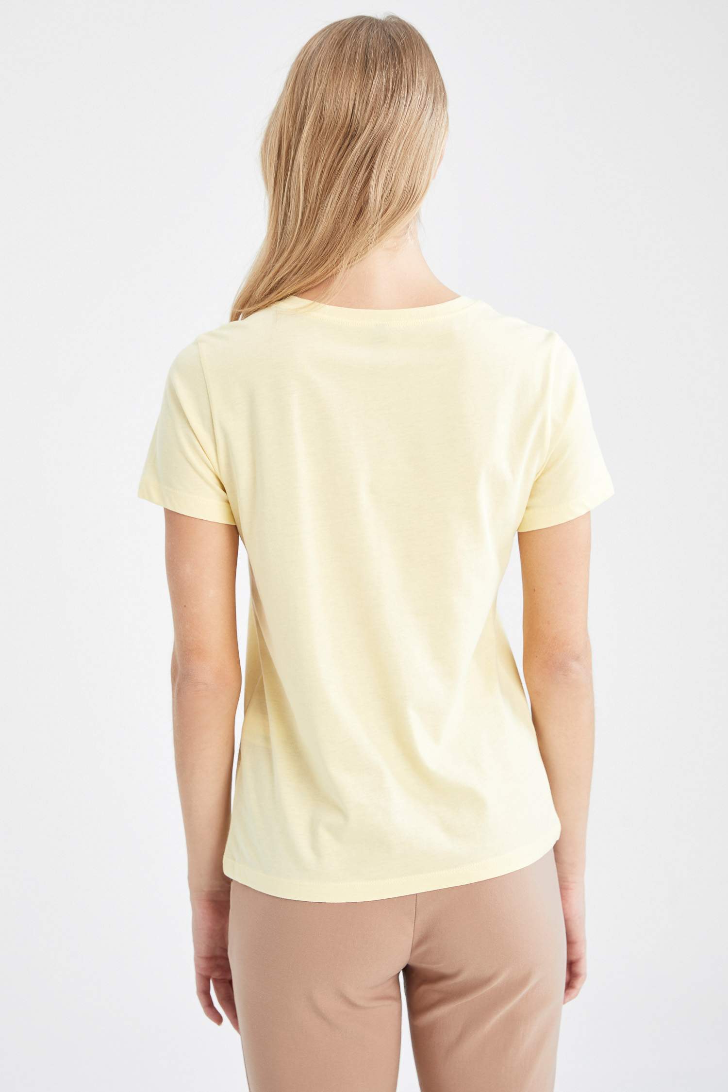 تي شيرت نص كم مزين بطبعات باريس فويل