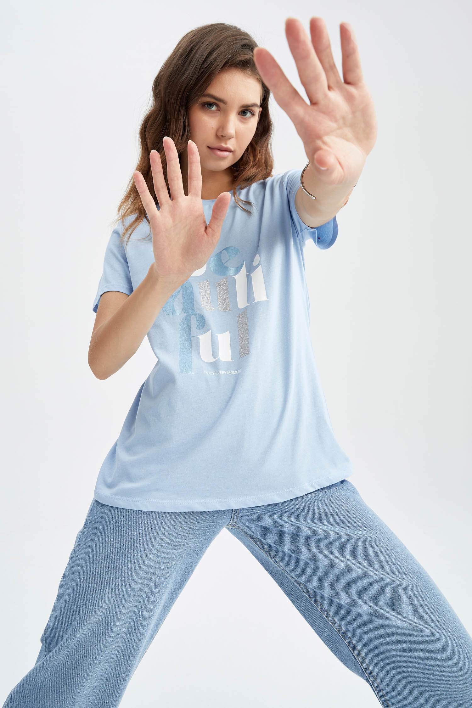 Футболка стандартного кроя с принтом из 100% хлопка