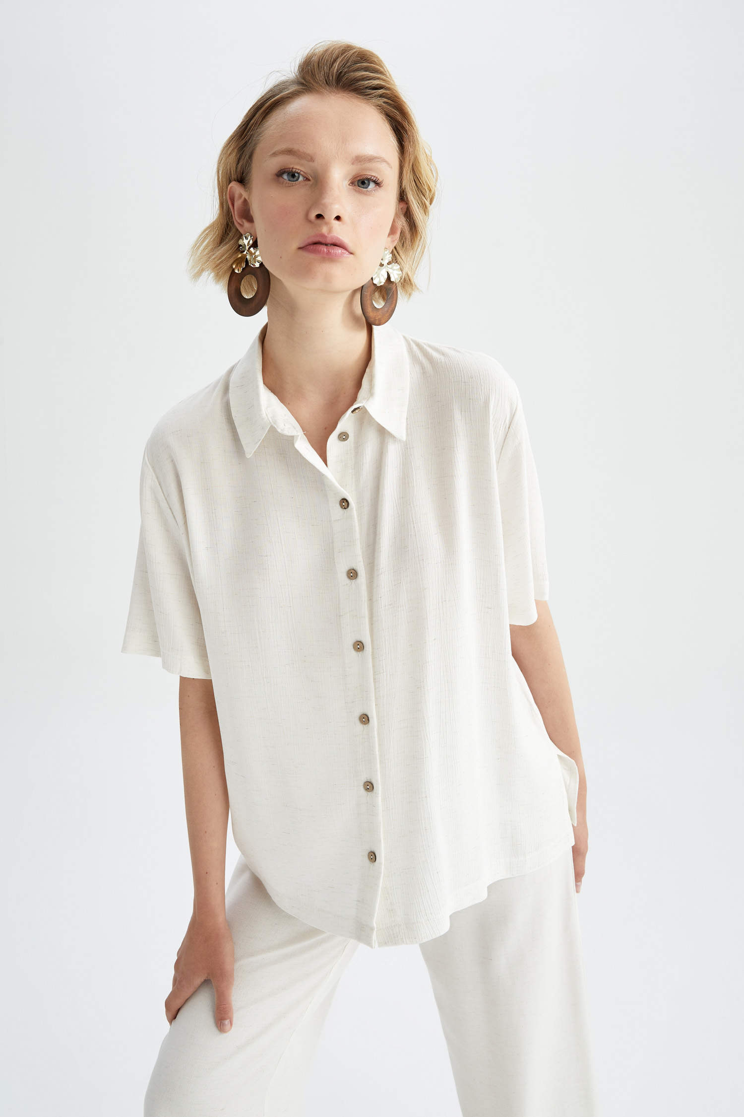 Beige WOMEN Oversize Fit Short Sleeve Shirt 2505737 | DeFacto