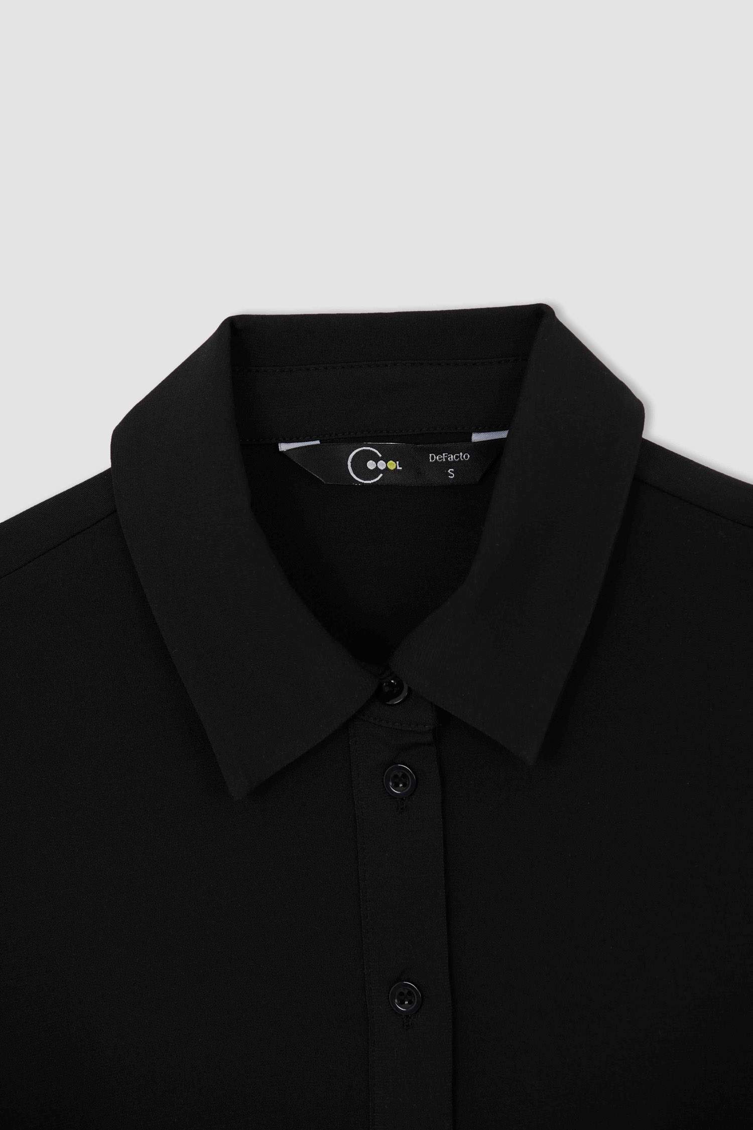 Slim Fit Short Sleeve Ruched Crop Shirt