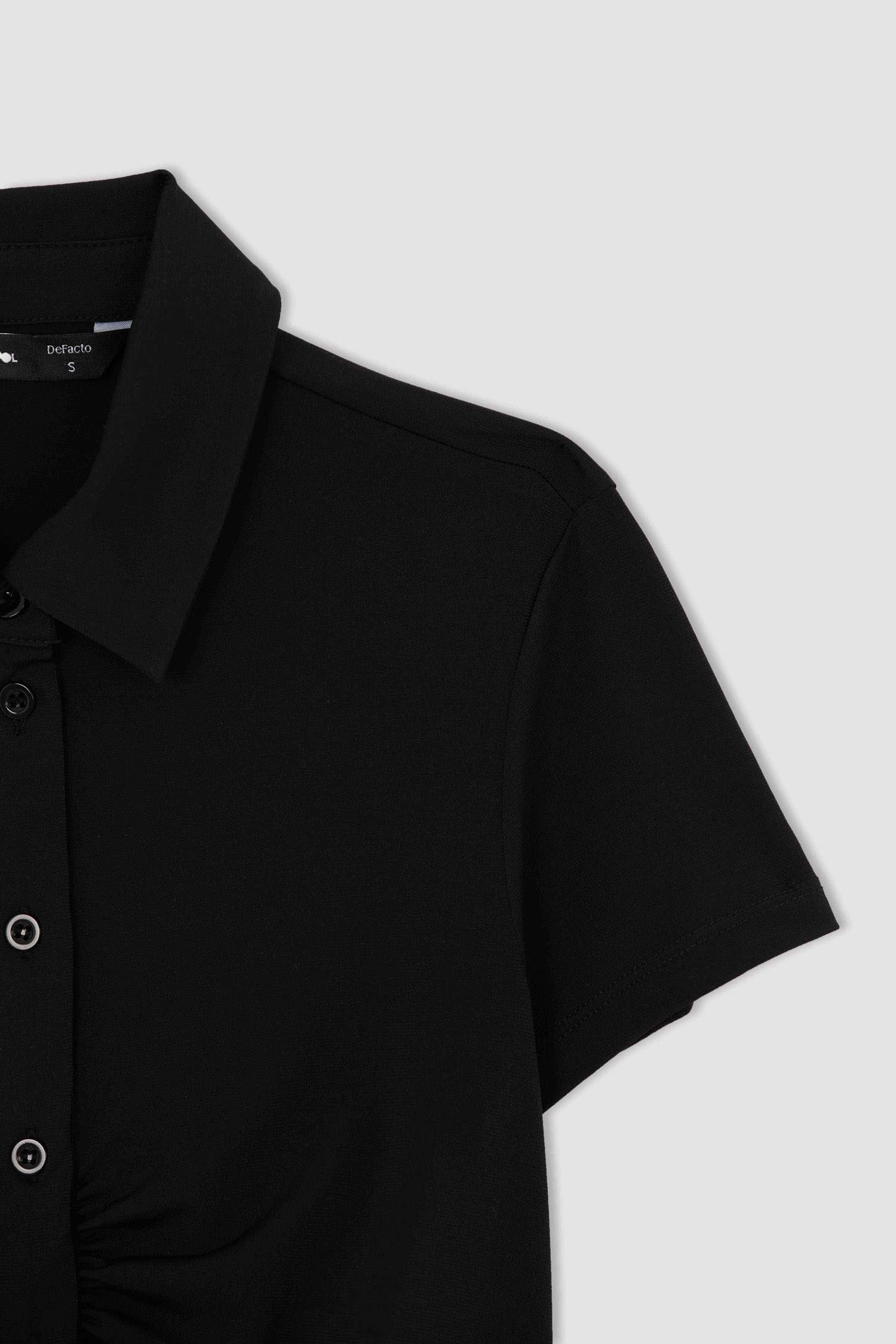 Slim Fit Short Sleeve Ruched Crop Shirt