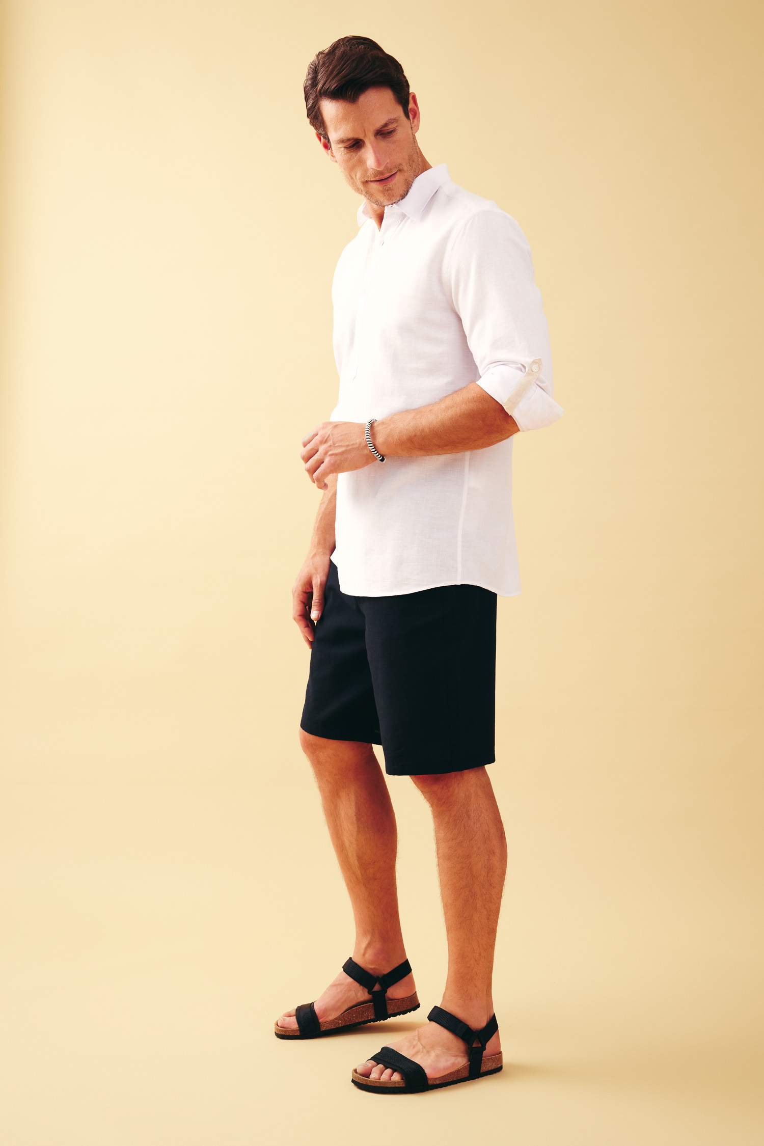 شورت منسوج قصة عادية