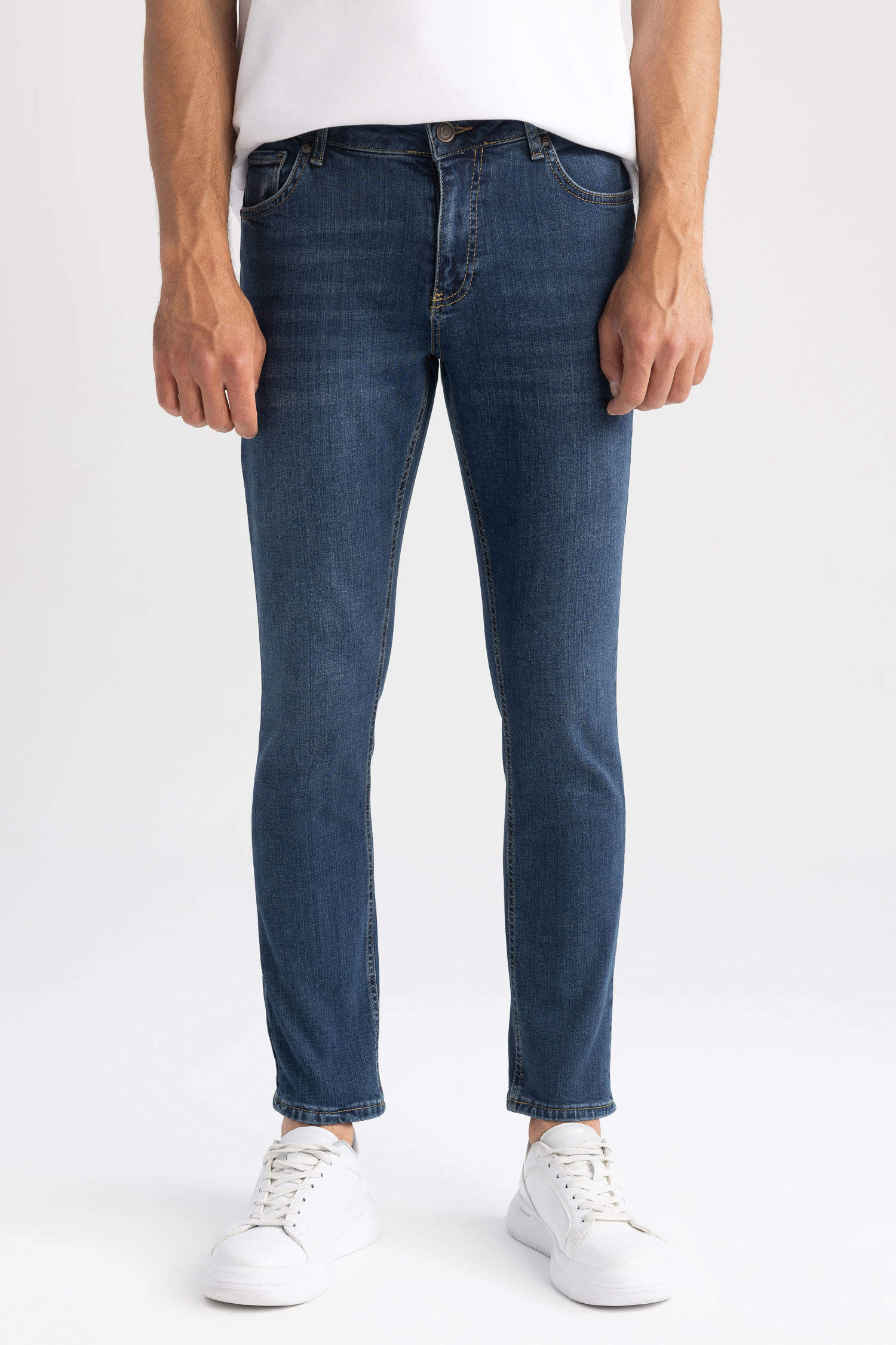 Blue MAN Pedro Slim Fit Jeans 2825331 | DeFacto
