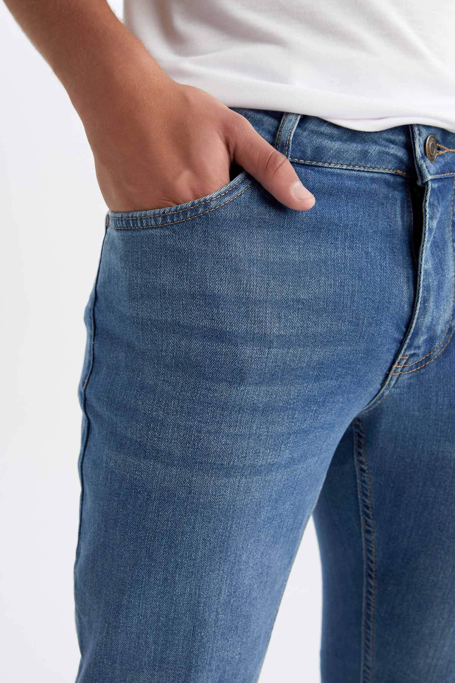 Slim Fit Ankle Jeans