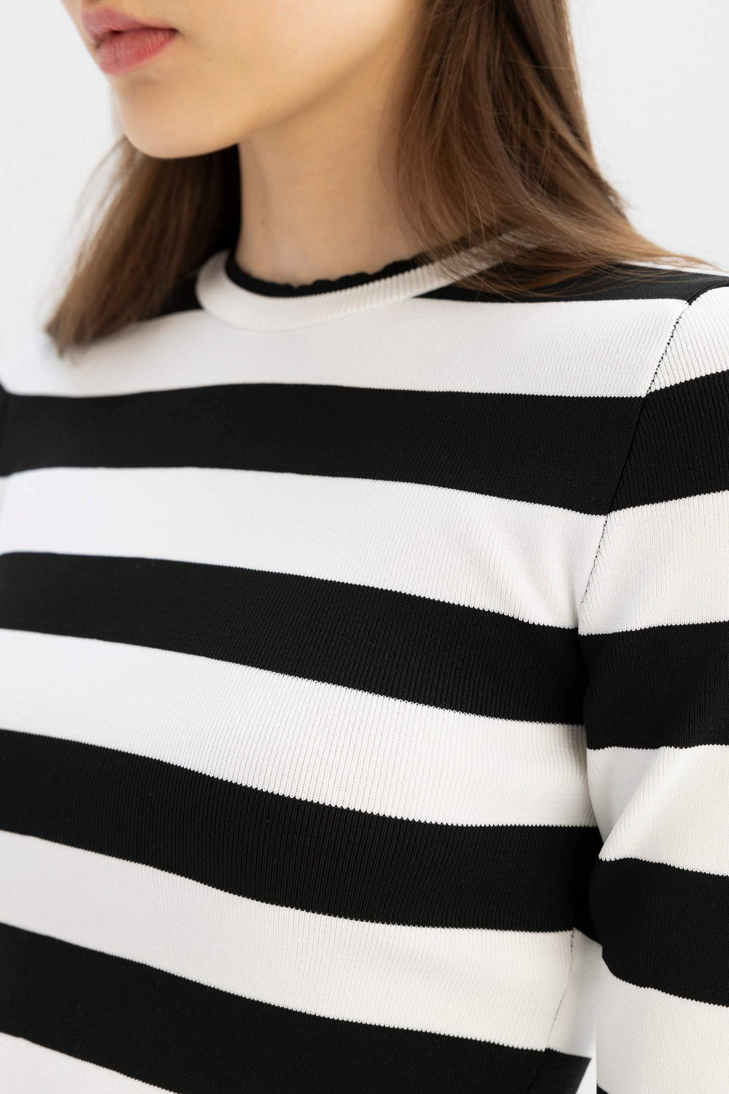 بلوز صوف تريكو مخطط سليم فيت بياخة مستديرة