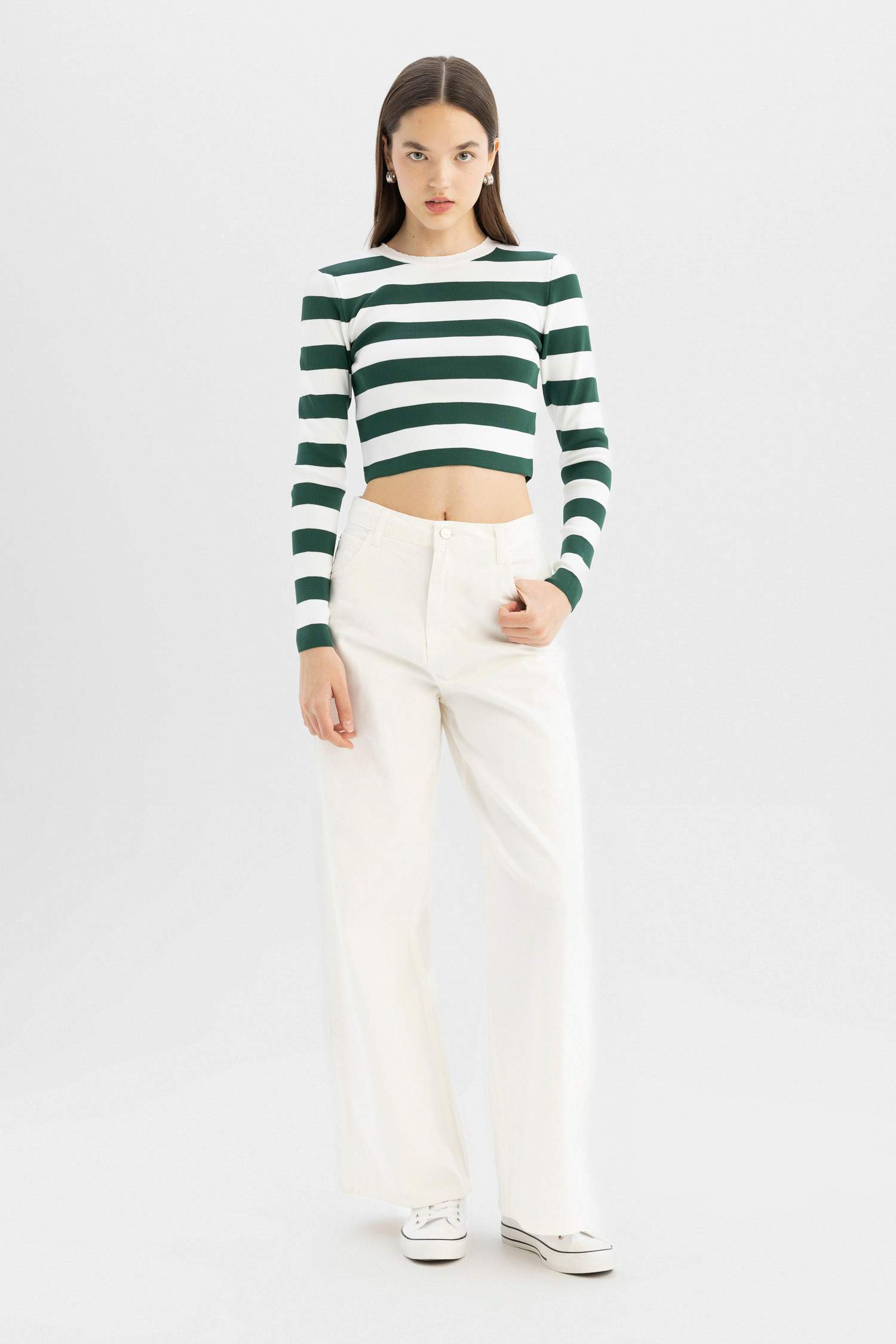 بلوفر مخطط تريكو سليم فيت برقبة مستديرة