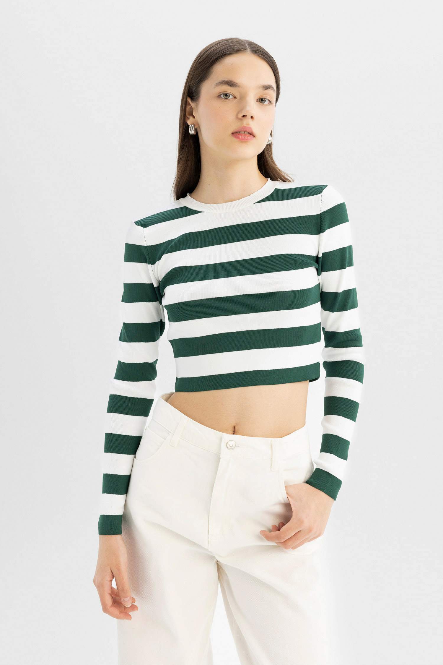 بلوفر مخطط تريكو سليم فيت برقبة مستديرة