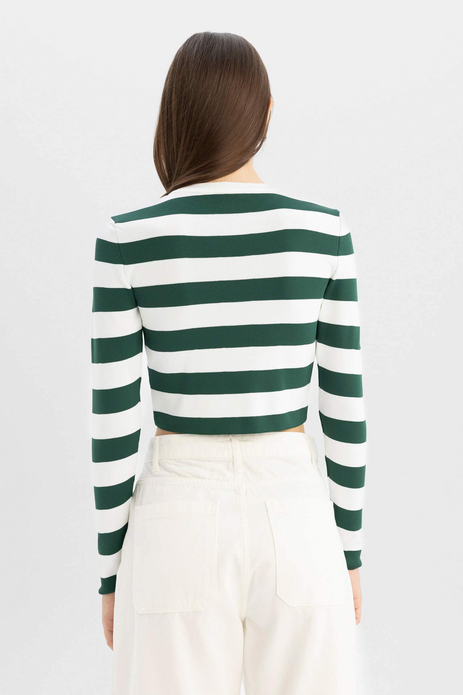 بلوفر مخطط تريكو سليم فيت برقبة مستديرة