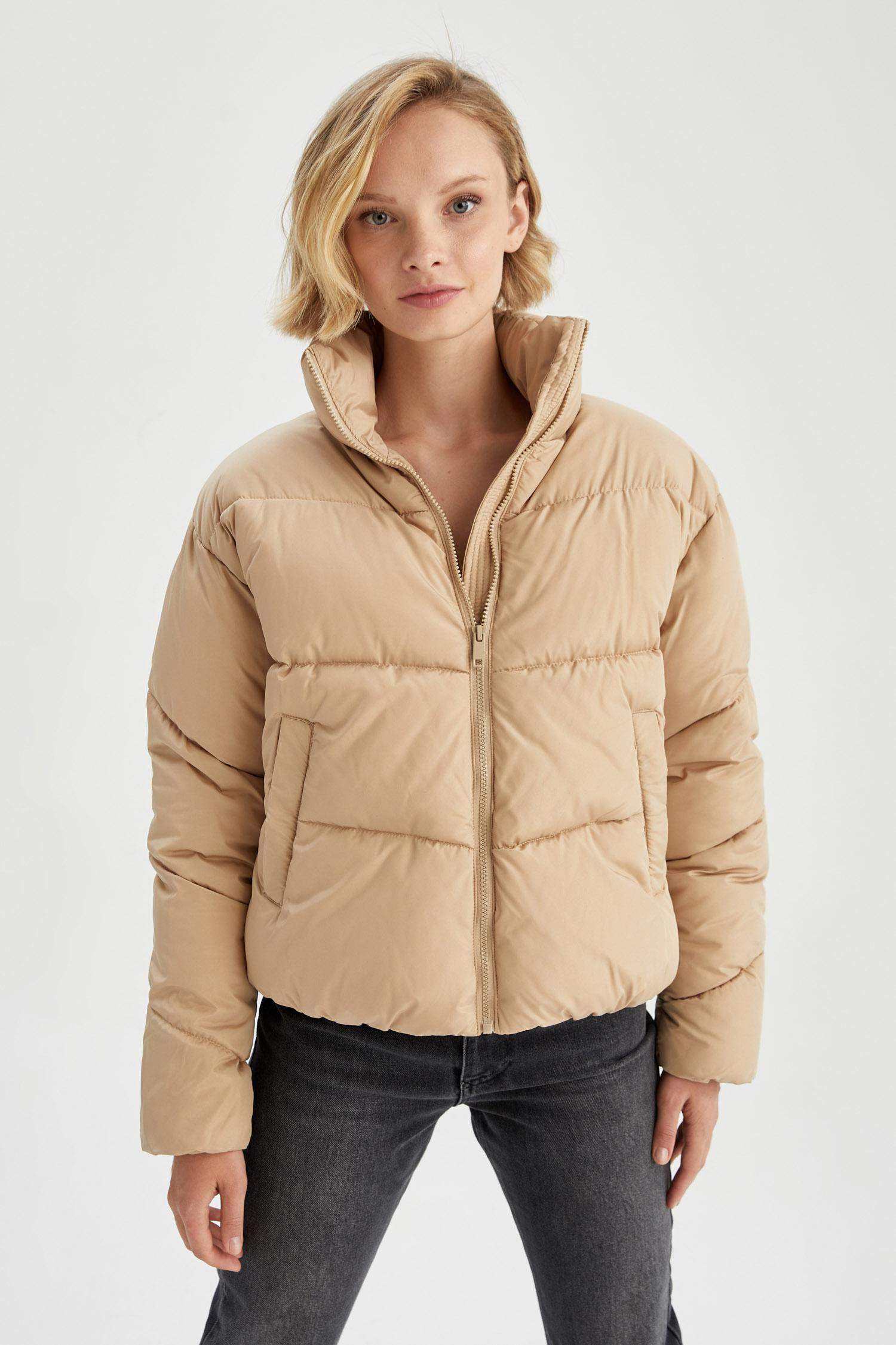 Дутая куртка водоотталкивающая свободного кроя