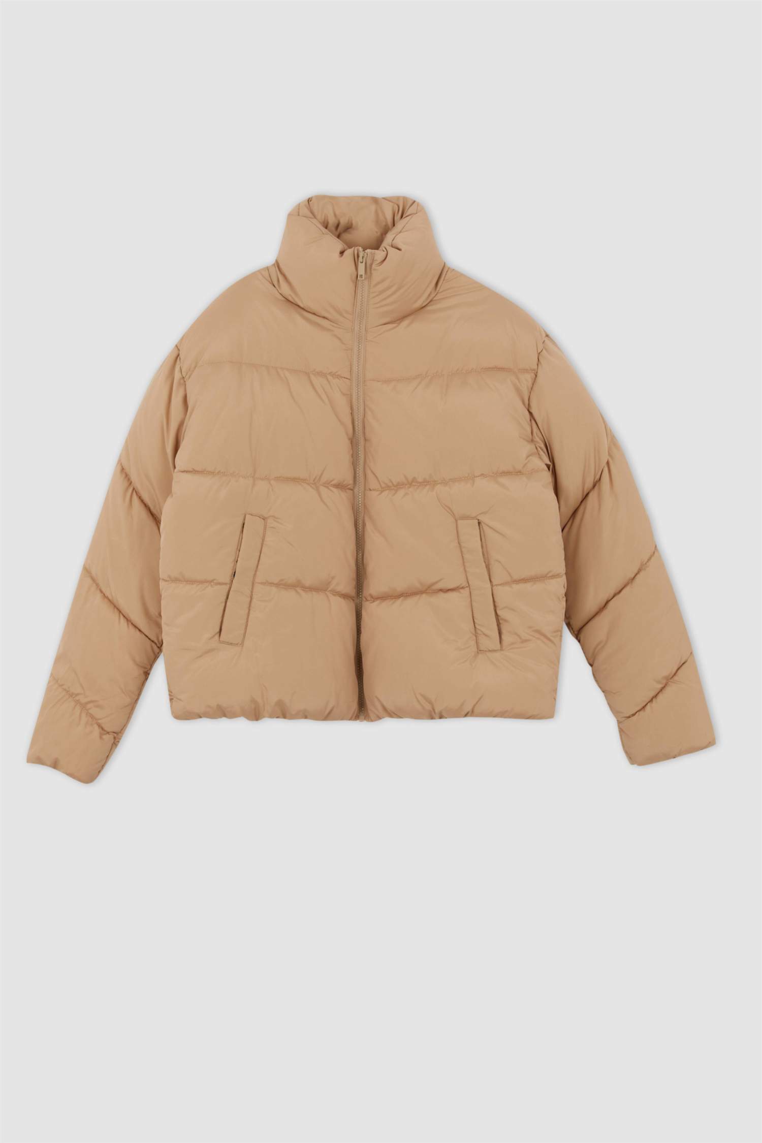 Дутая куртка водоотталкивающая свободного кроя