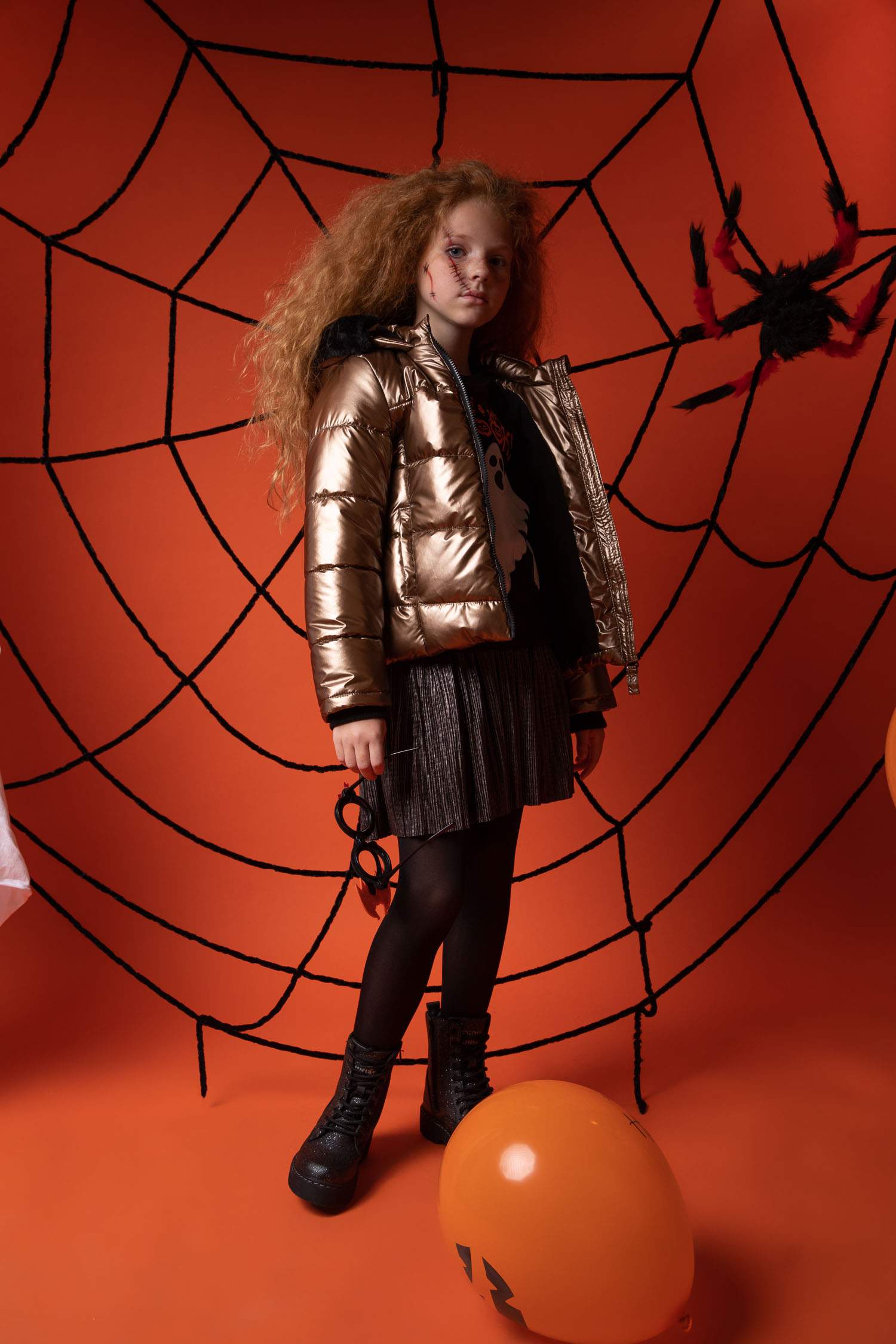 Қыздарға бас киімді жүннен жасалған астар Пальто