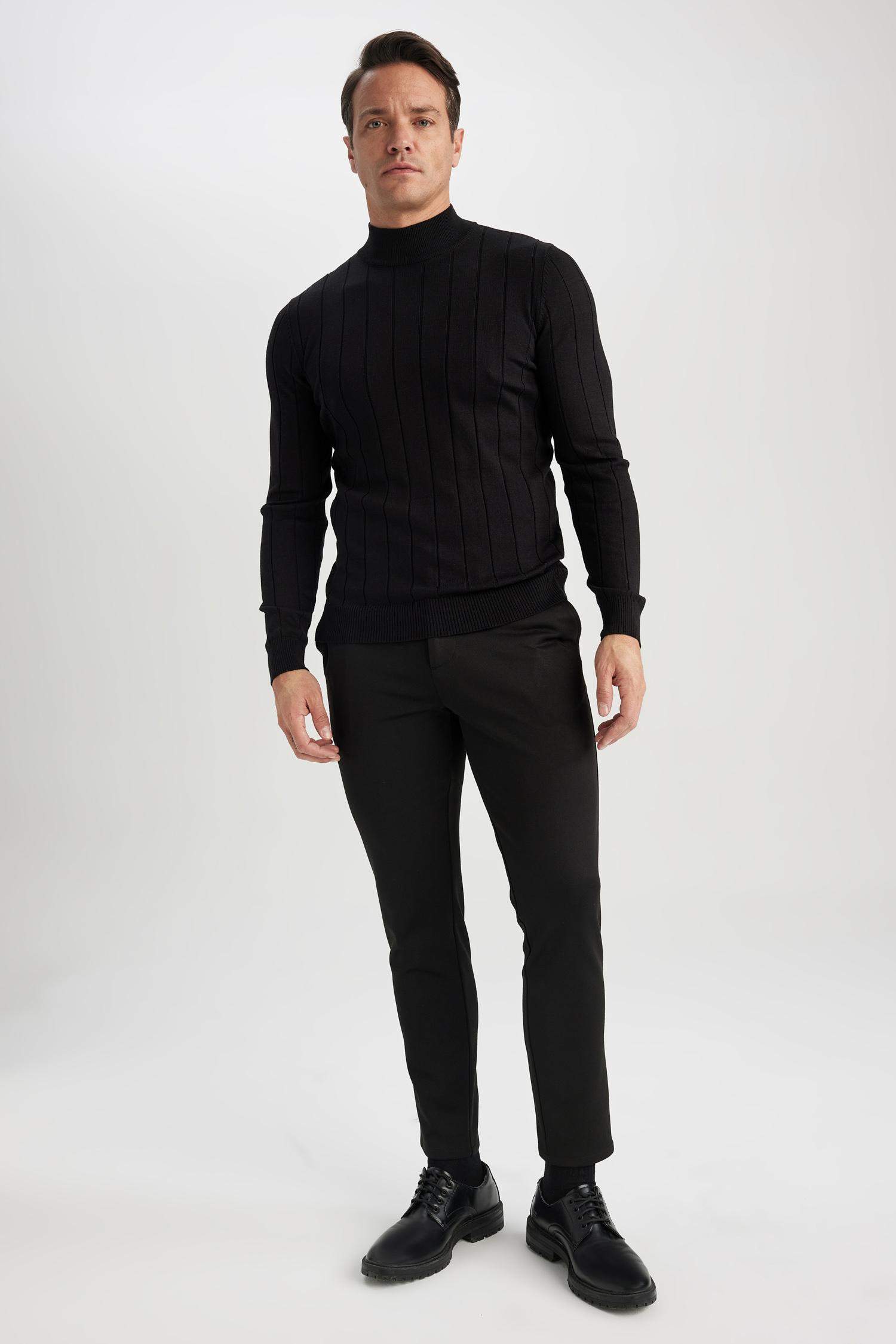 Siyah Slim Fit Dar Kesim Yarım Balıkçı Yaka Triko Kazak