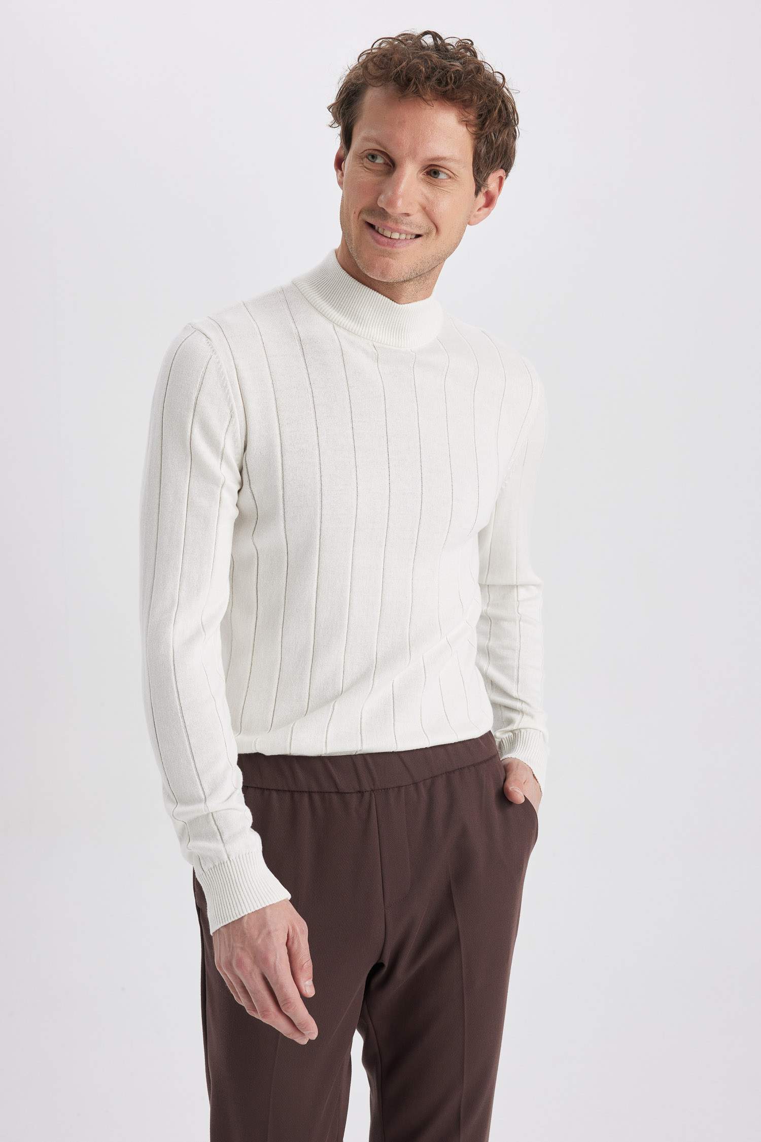 слим пішімі ұзартылған жаға трикотаж Пулловер