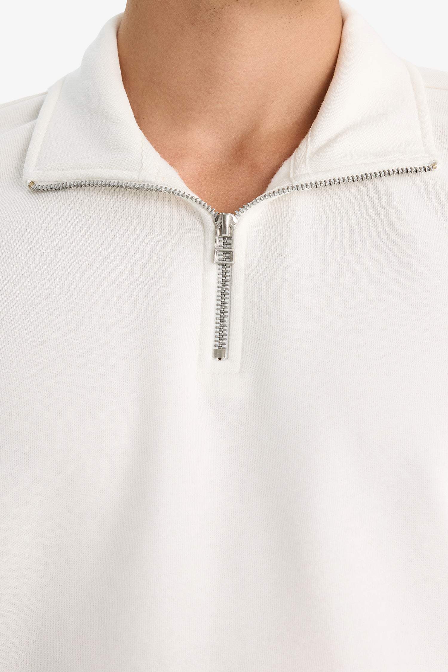 Regular Fit Dik Yaka Yarım Fermuarlı Basic Düz Sweatshirt