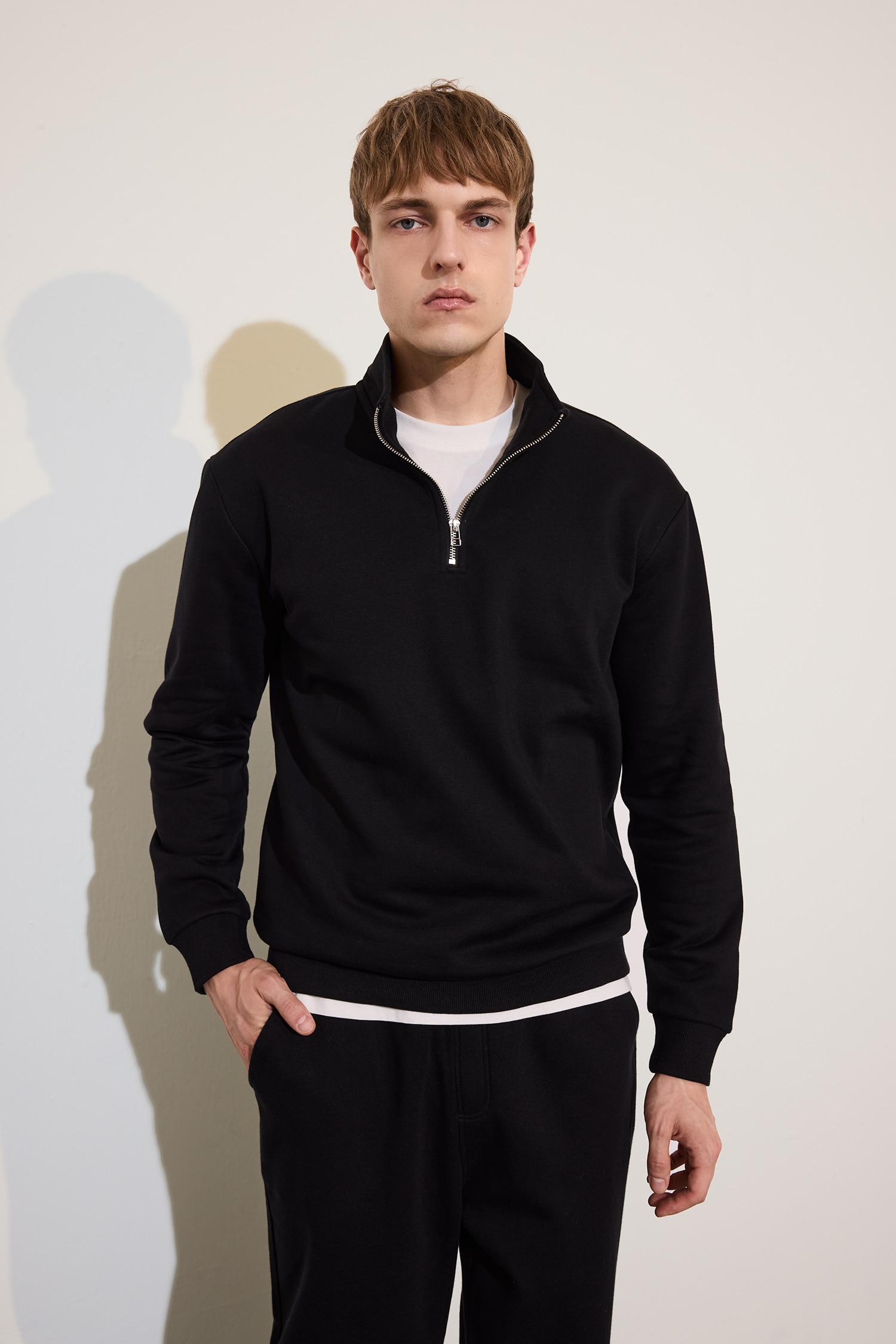 DeFacto Regular Fit Yarım Fermuarlı Basic Sweatshirt