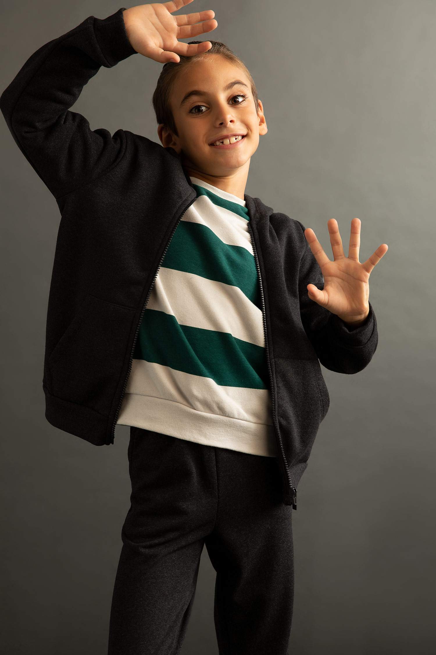 Ұлдарға бас киімді р.3*ші көтерулір Кардиган