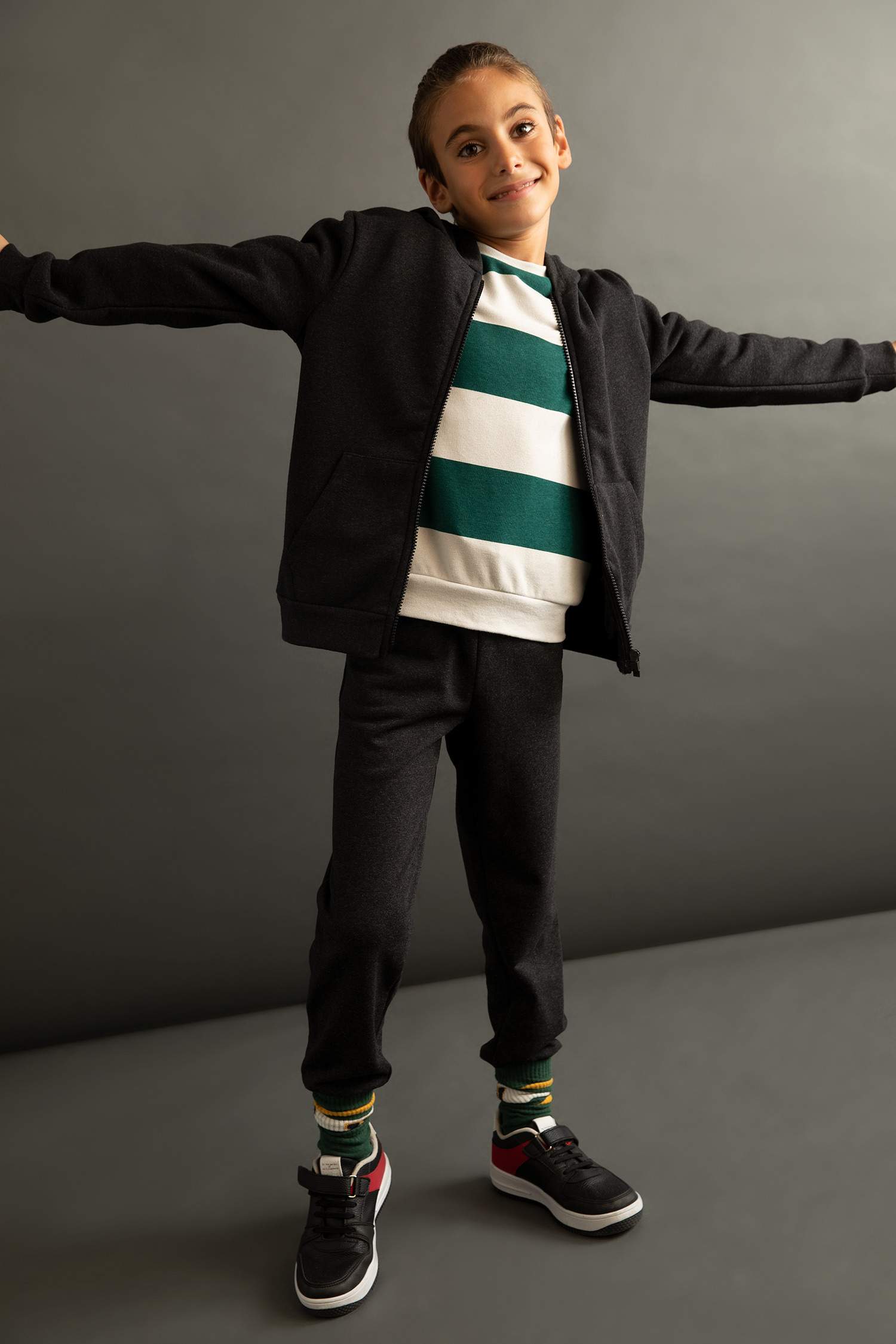 Ұлдарға бас киімді р.3*ші көтерулір Кардиган