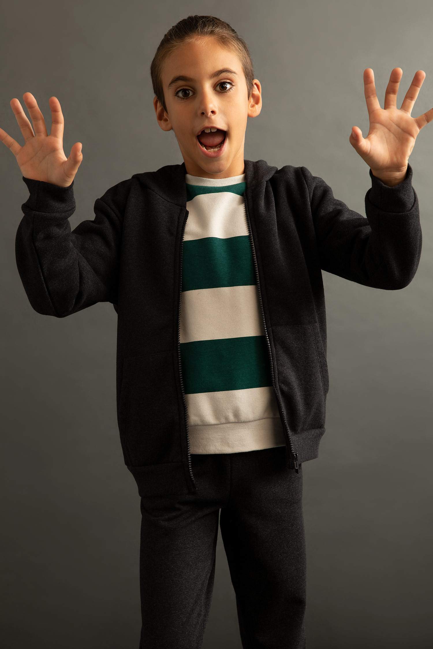 Ұлдарға бас киімді р.3*ші көтерулір Кардиган