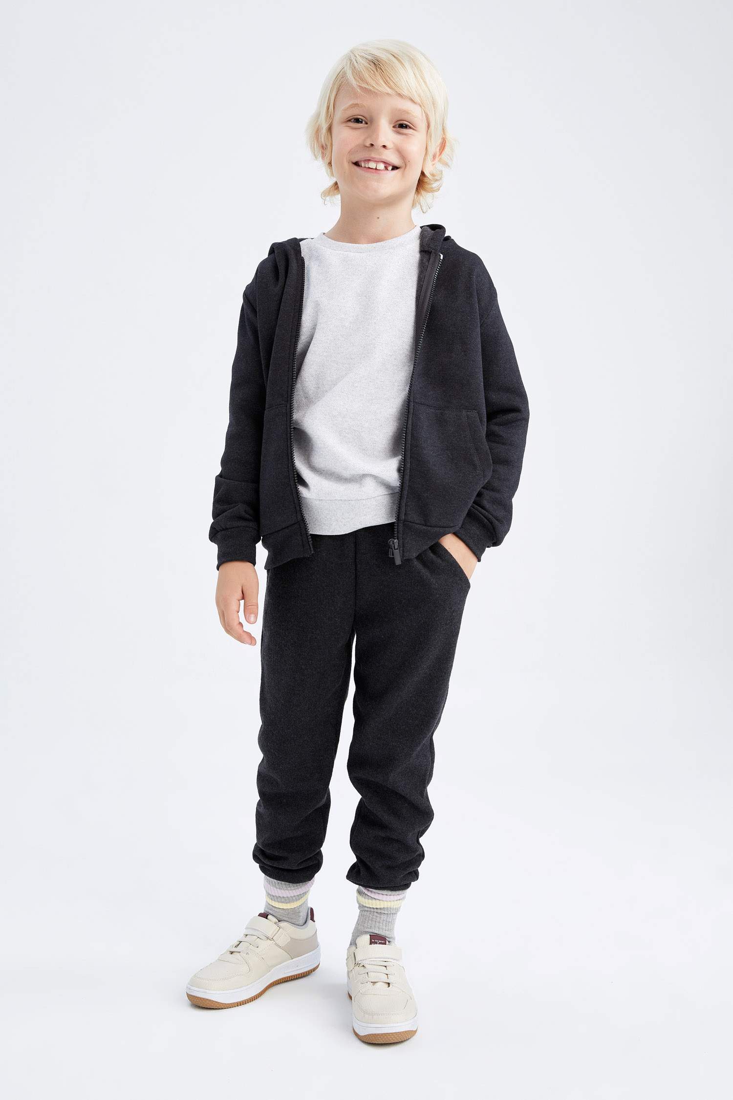 Ұлдарға бас киімді р.3*ші көтерулір Кардиган