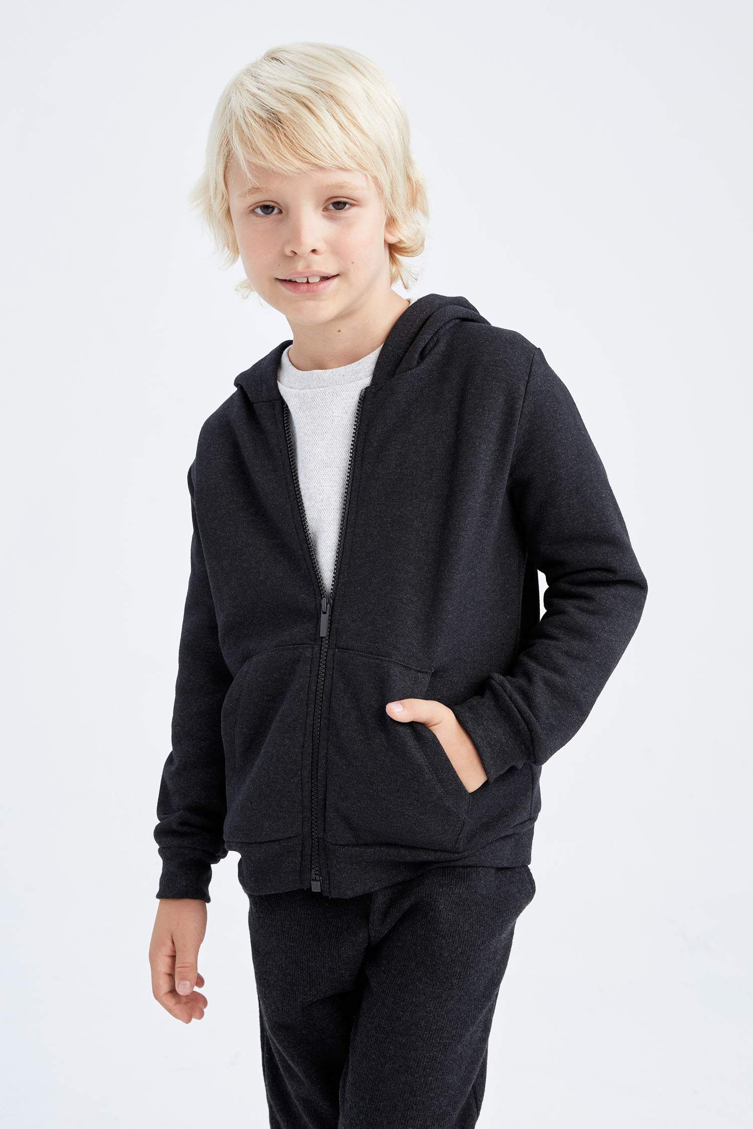 Ұлдарға бас киімді р.3*ші көтерулір Кардиган