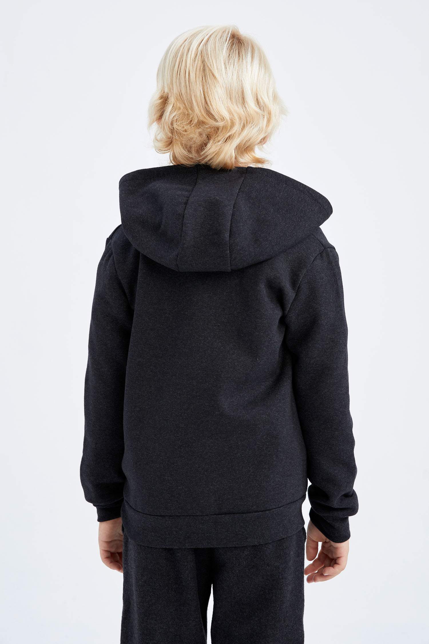 Ұлдарға бас киімді р.3*ші көтерулір Кардиган