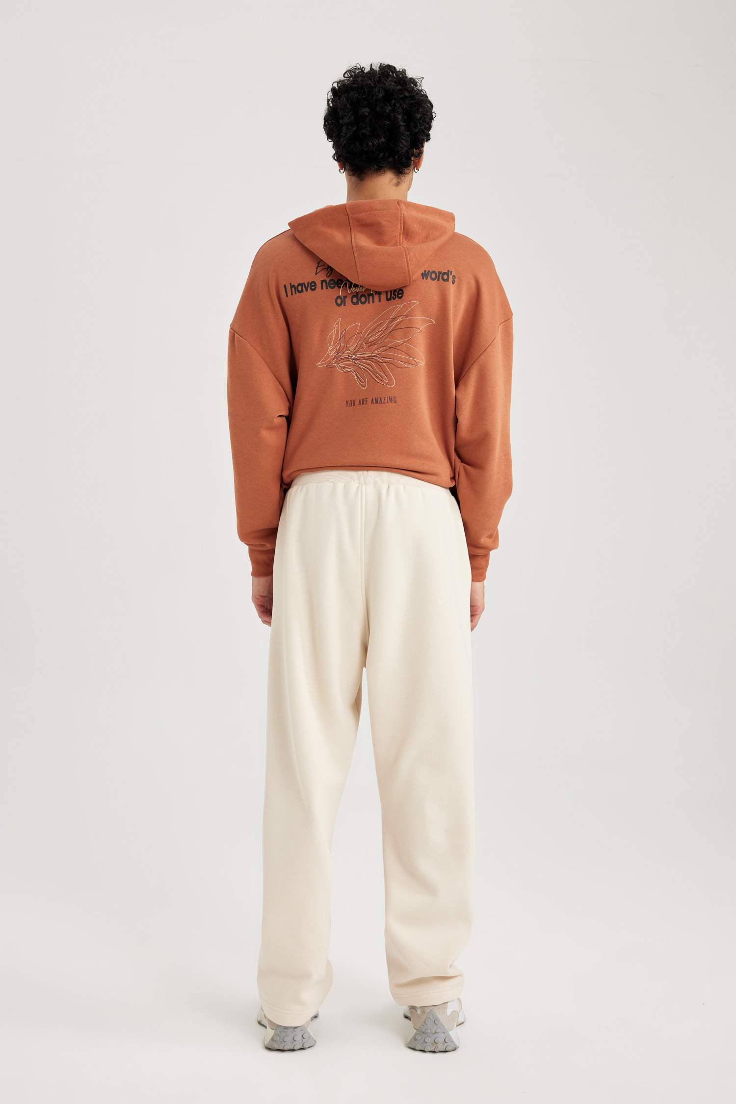 بنطلون سويت بانتس قصة عادية بجيب بسحاب