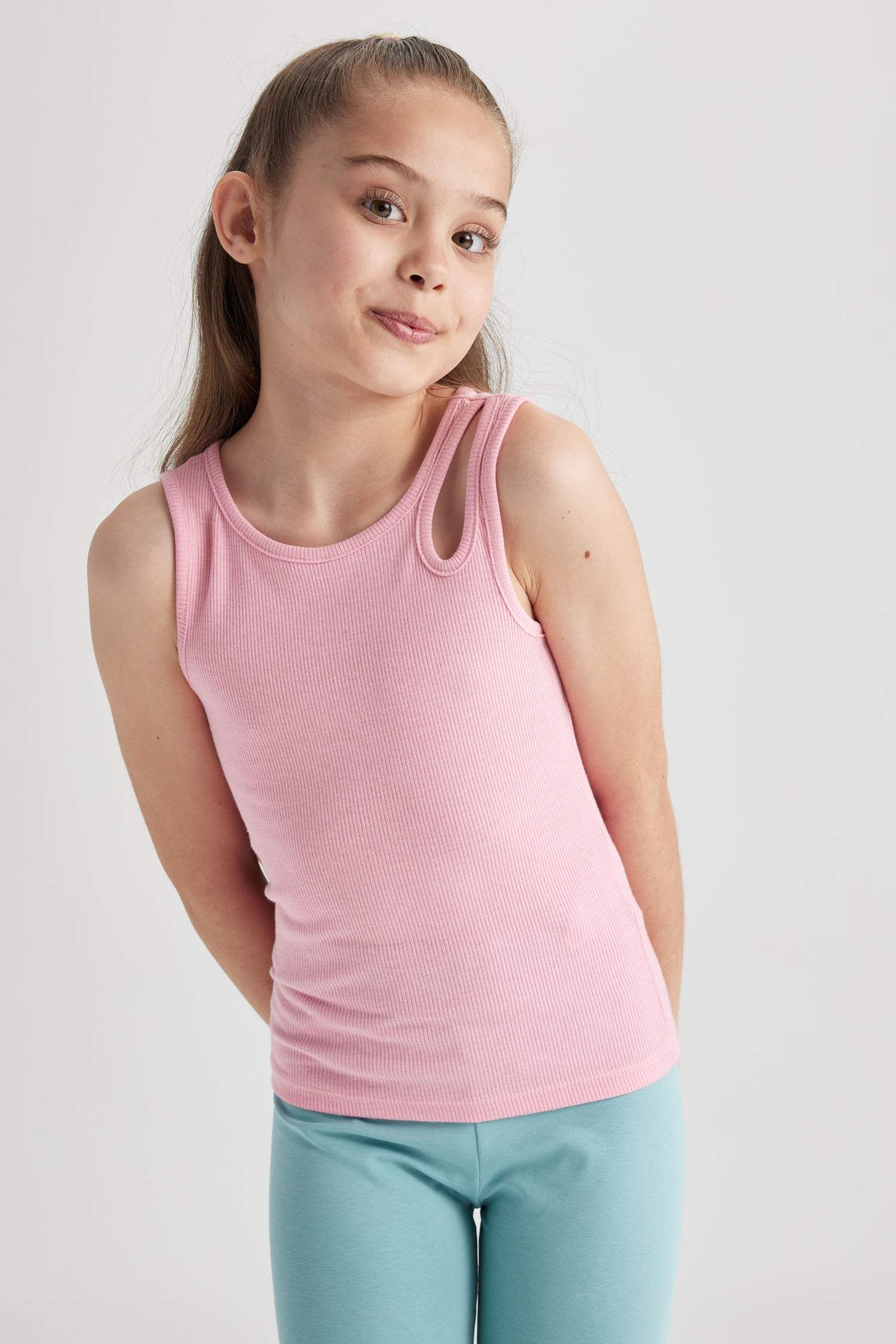 Pink GIRLS & TEENS Girl Sleeveless Vest 2563364 DeFacto