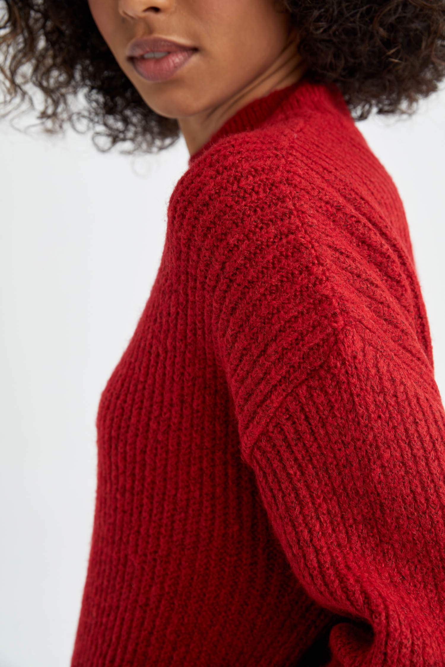 Туника стандартного кроя с высоким воротником