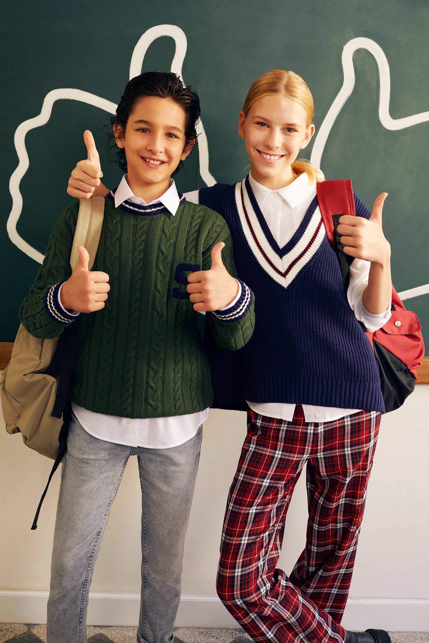 بلوفر تريكو اوفر سايز بياقة مستديرة