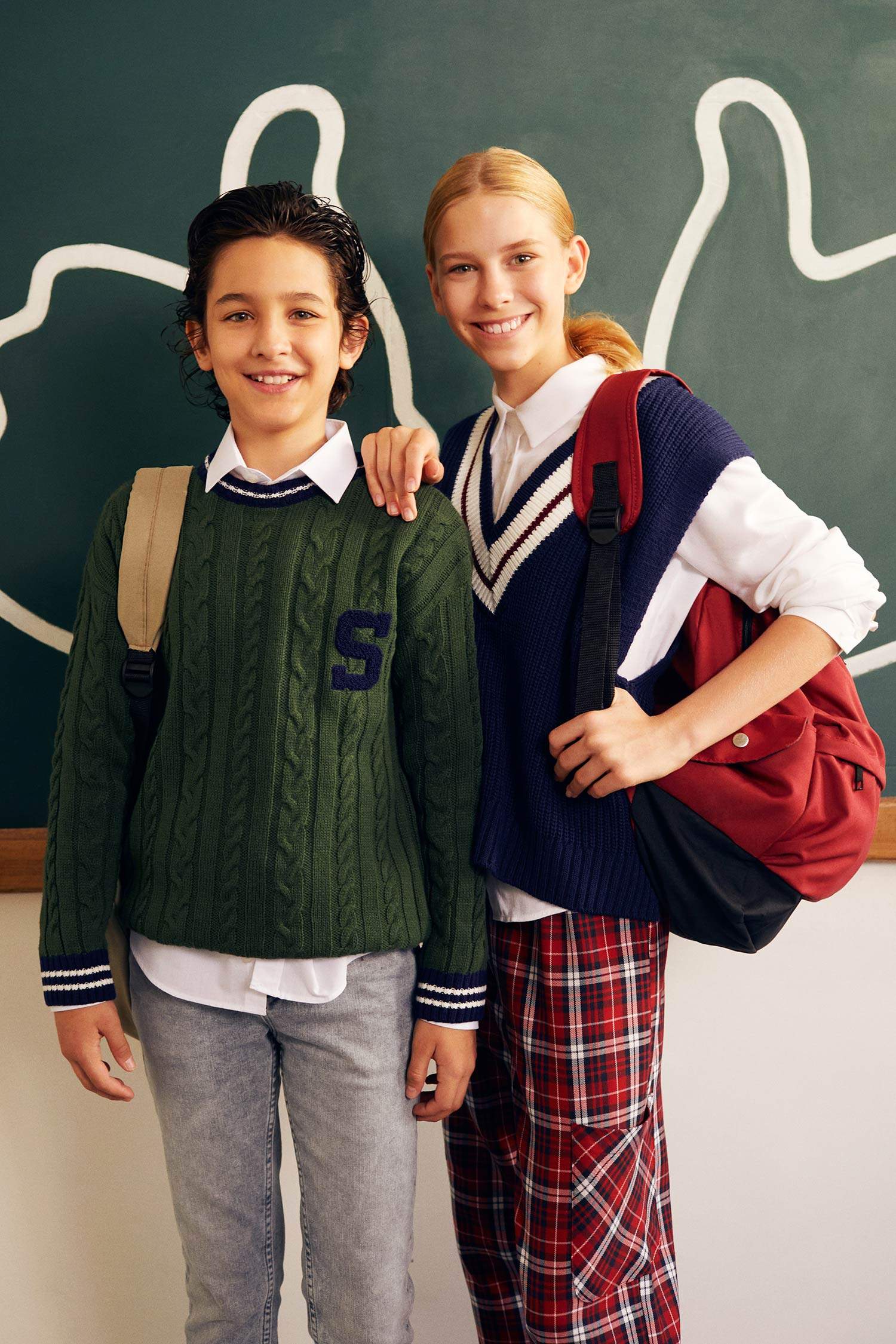 بلوفر تريكو اوفر سايز بياقة مستديرة