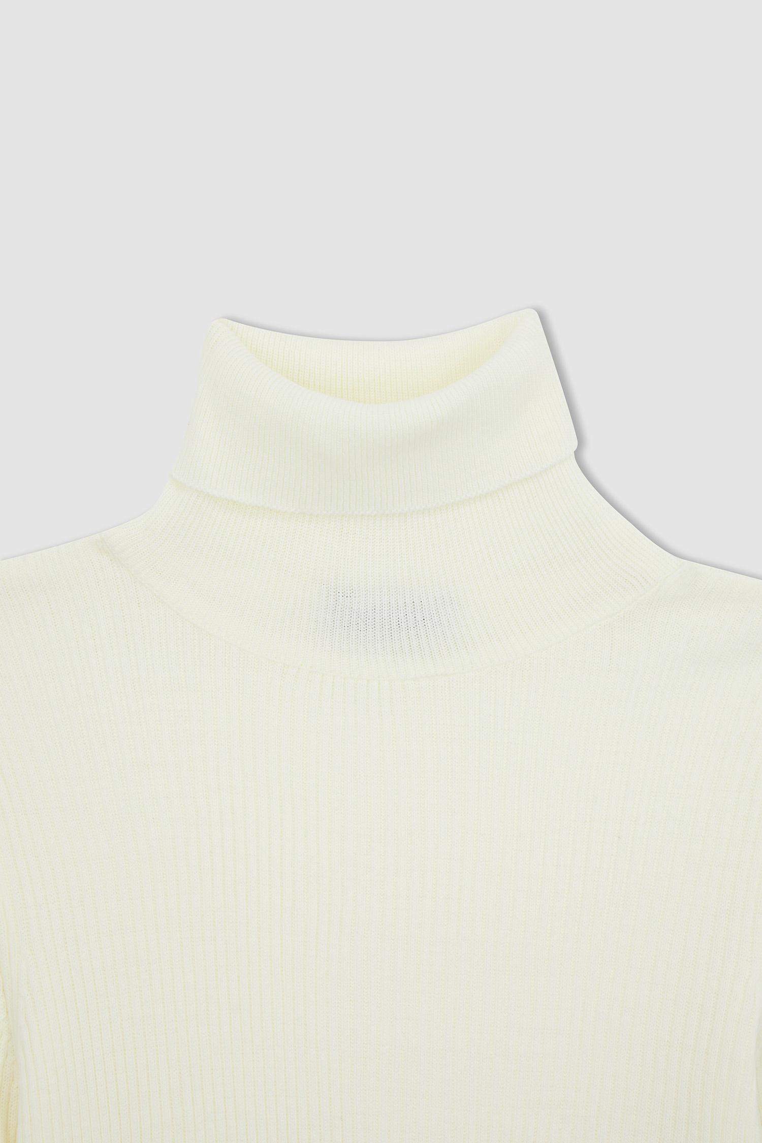 Slim Fit Dar Kesim Balıkçı Yaka Triko Kazak