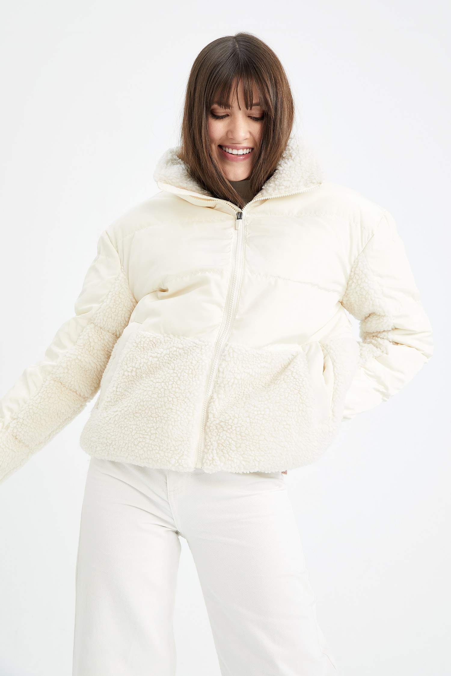 Su itici Dik Yaka Pelüş Detaylı Mont