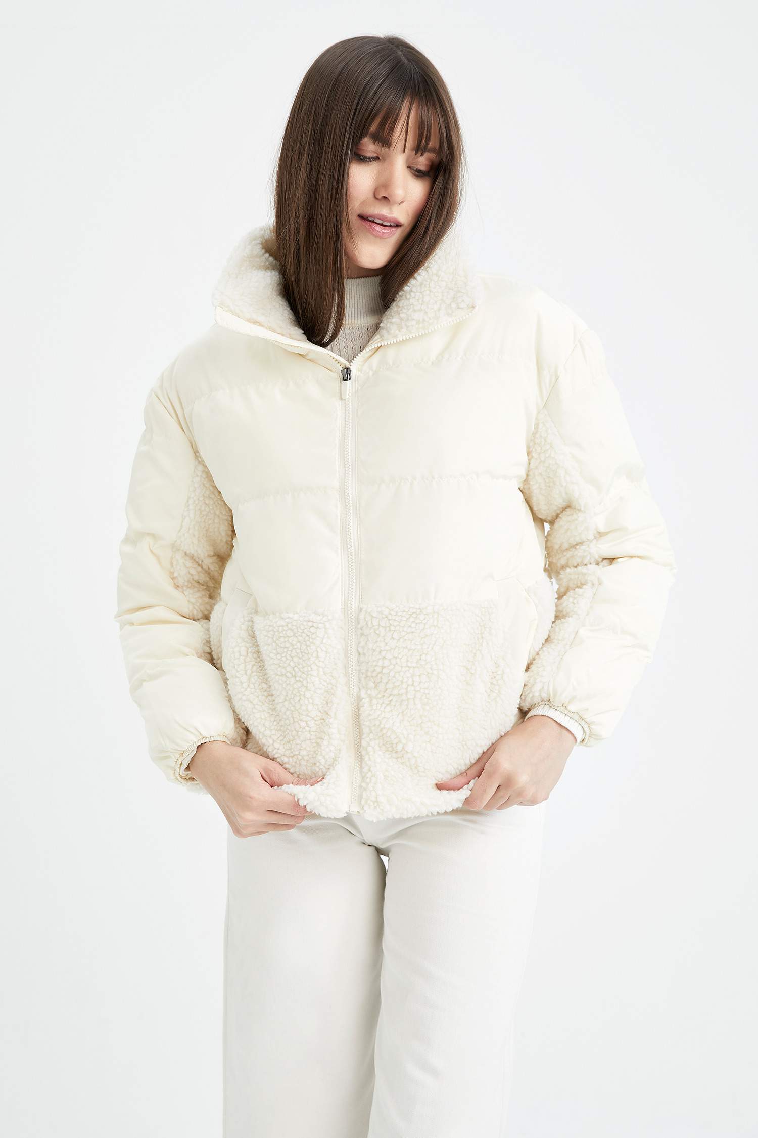 Su itici Dik Yaka Pelüş Detaylı Mont