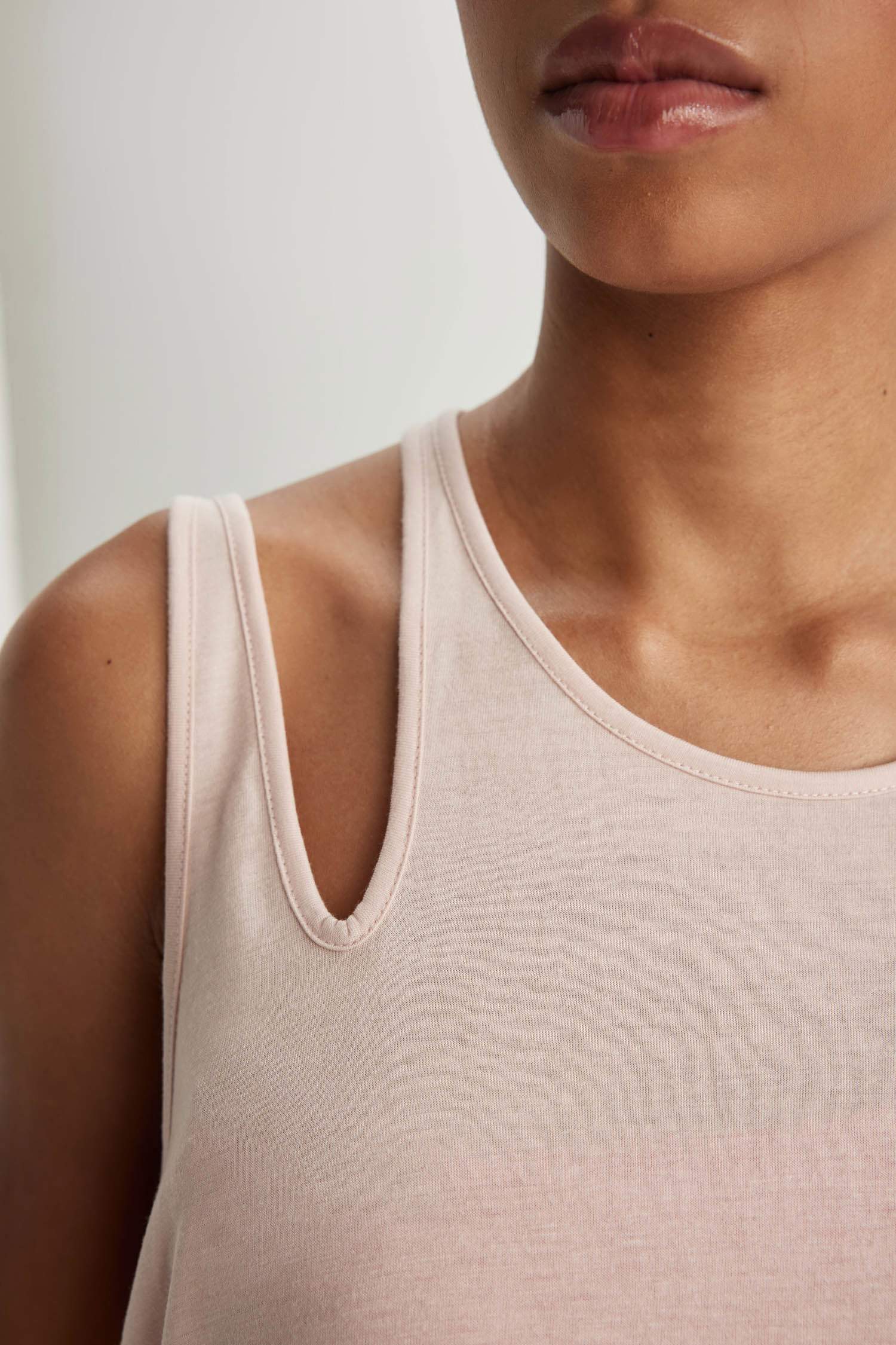 Crew Neck Sleeveless Singlet