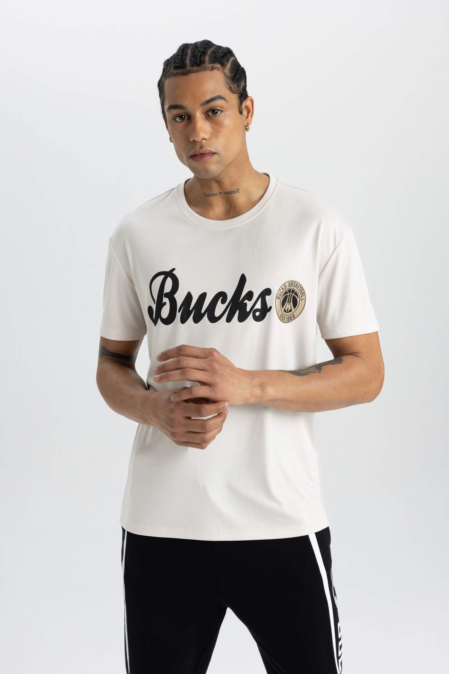 DeFactoFit NBA Milwaukee Bucks Crew Neck Heavy Fabric T-Shirt