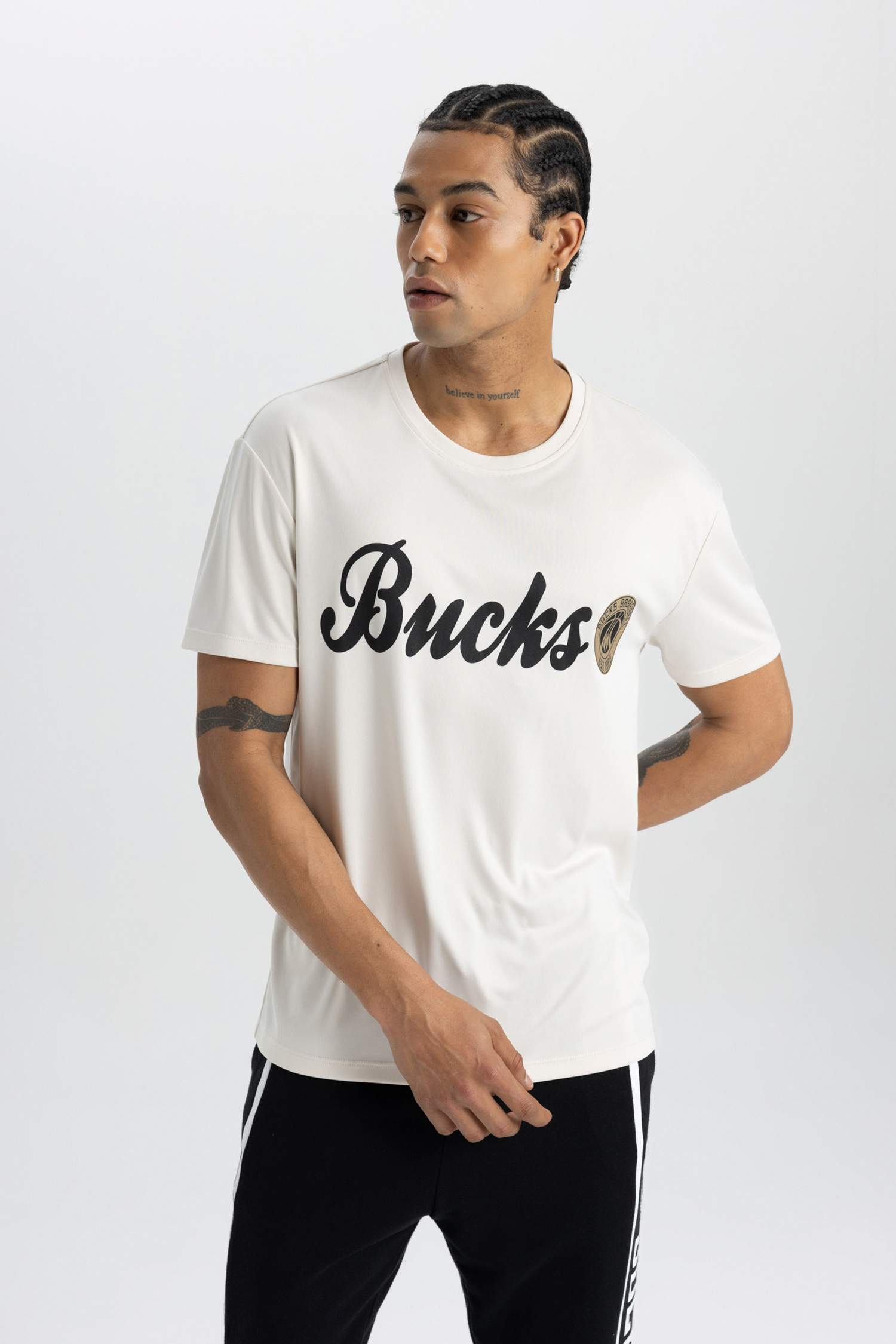 DeFactoFit NBA Milwaukee Bucks Crew Neck Heavy Fabric T-Shirt