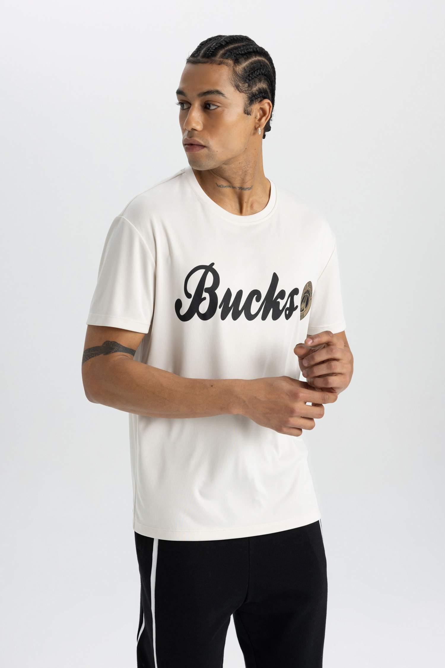 DeFactoFit NBA Milwaukee Bucks Crew Neck Heavy Fabric T-Shirt