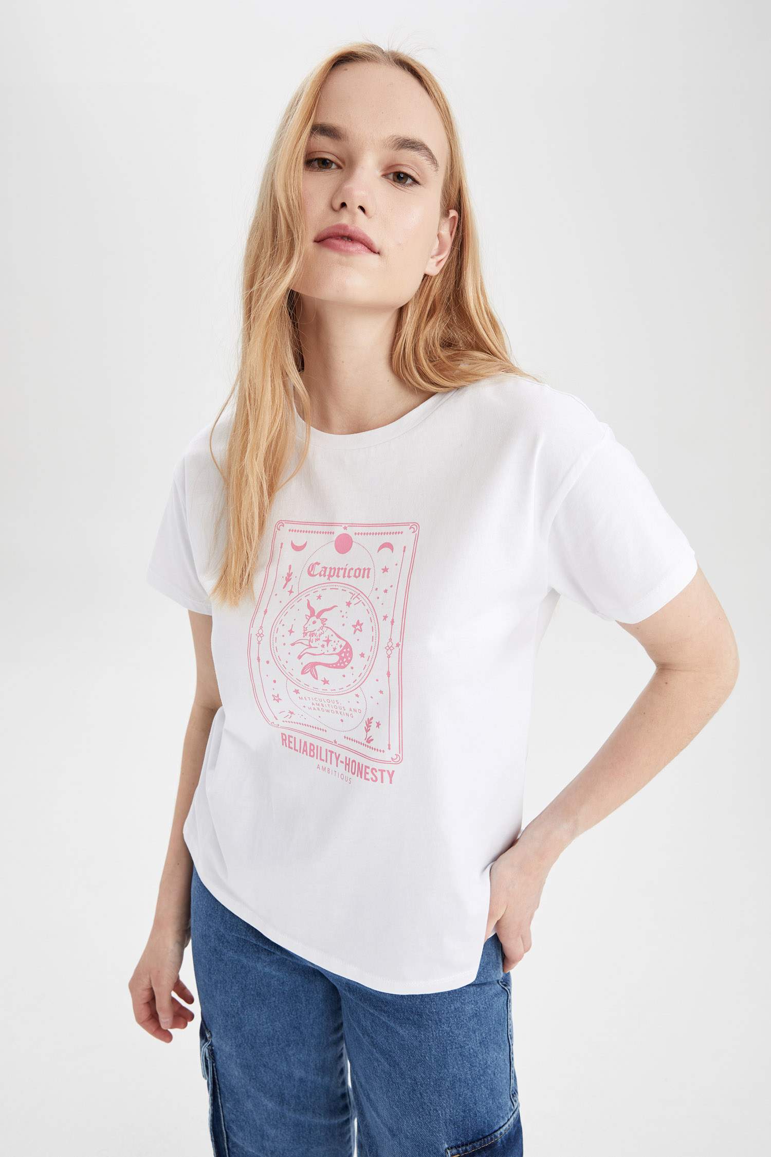 Regular Fit Crew Neck Capricorn Printed Short Sleeve T-Shirt