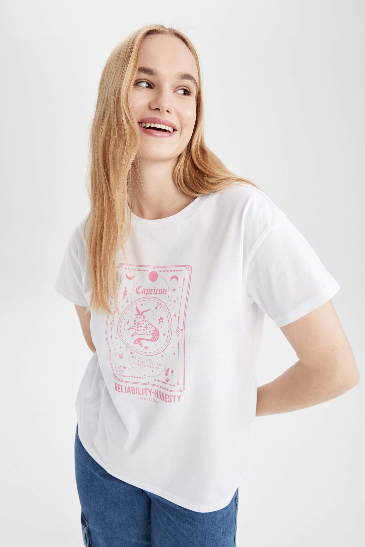 Regular Fit Crew Neck Capricorn Printed Short Sleeve T-Shirt