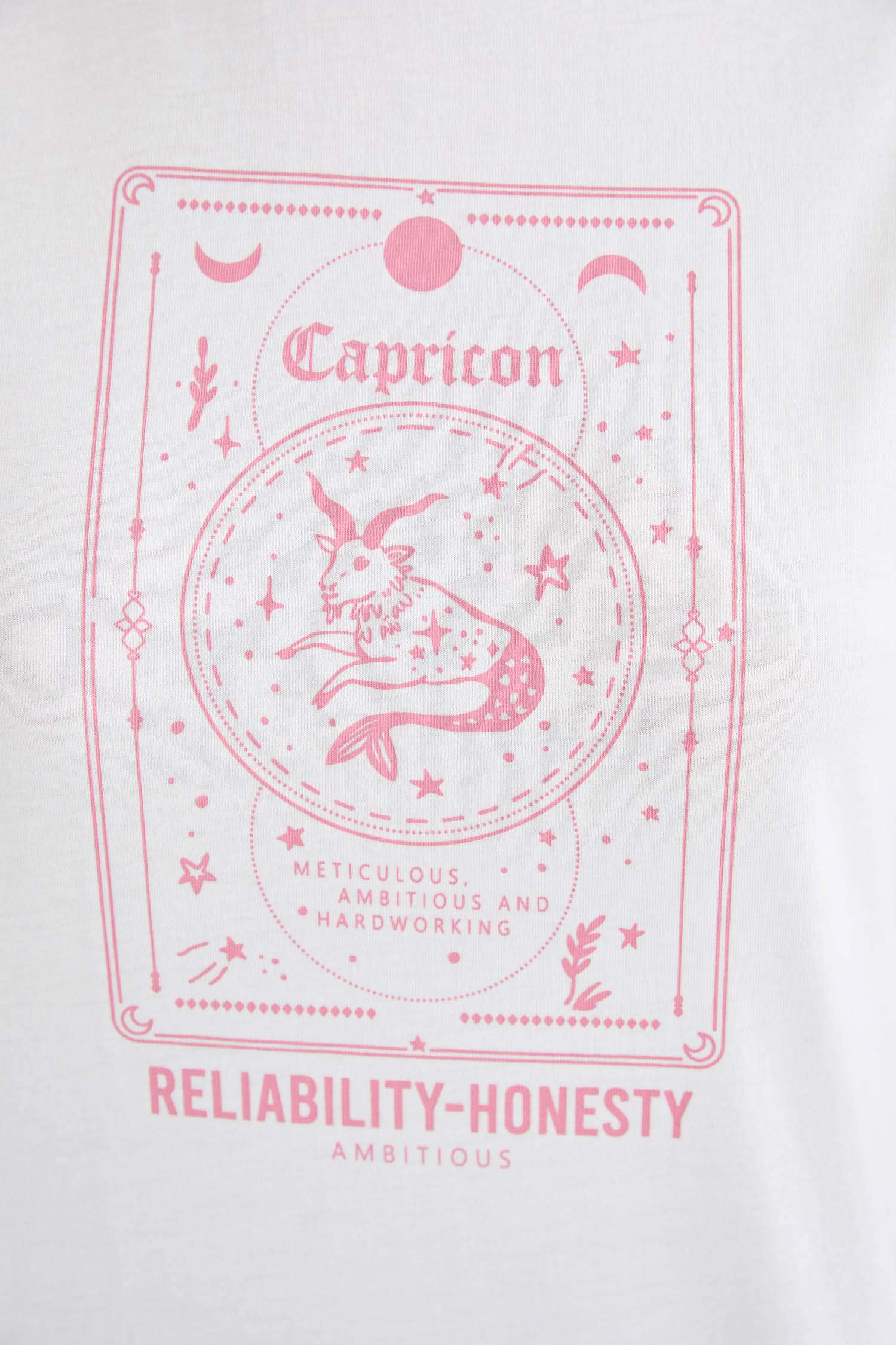 Regular Fit Crew Neck Capricorn Printed Short Sleeve T-Shirt