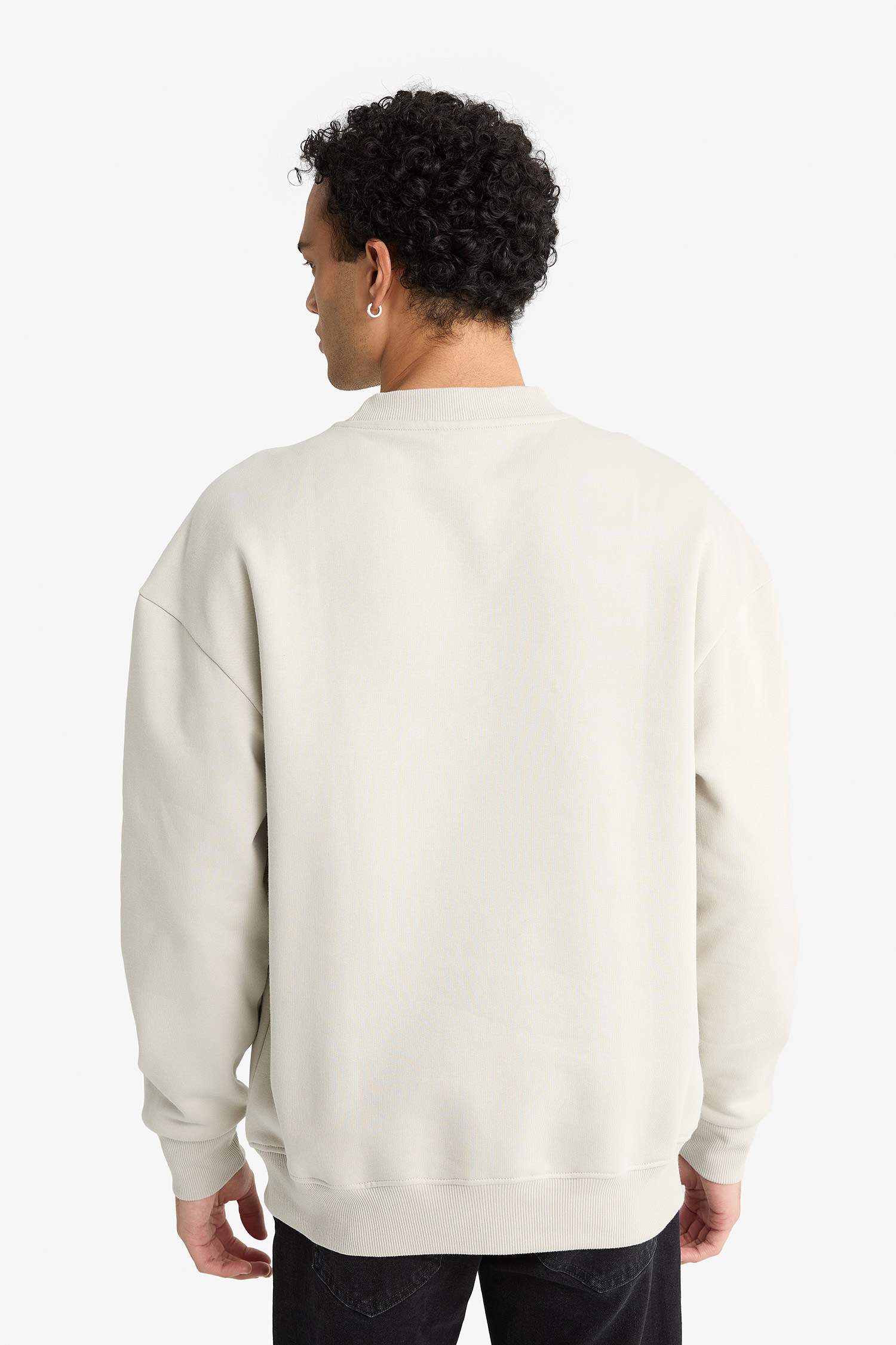 Boxy Fit Printed Long Sleeve Sweatshirt