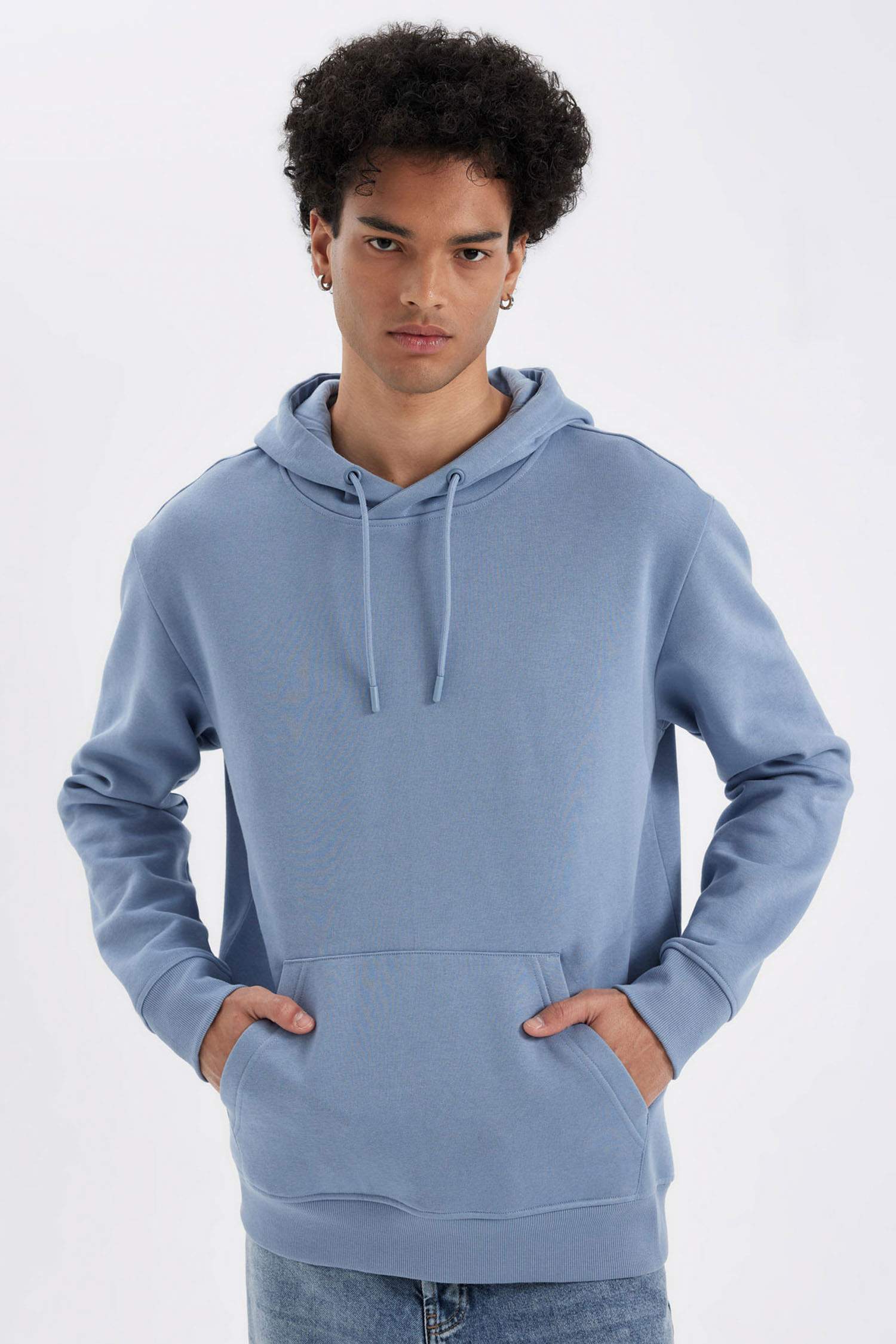Regular Fit Kapüşonlu Kanguru Cepli İçi Yumuşak Tüylü Basic Düz Sweatshirt