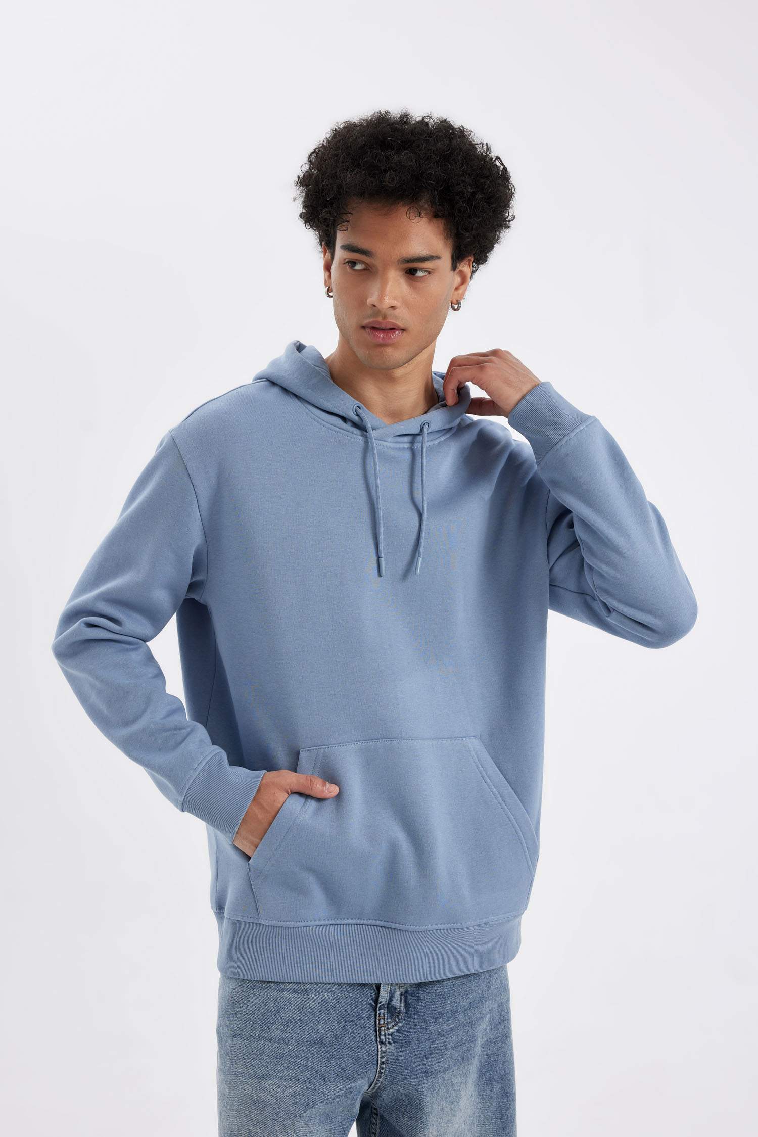 Regular Fit Kapüşonlu Kanguru Cepli İçi Yumuşak Tüylü Basic Düz Sweatshirt