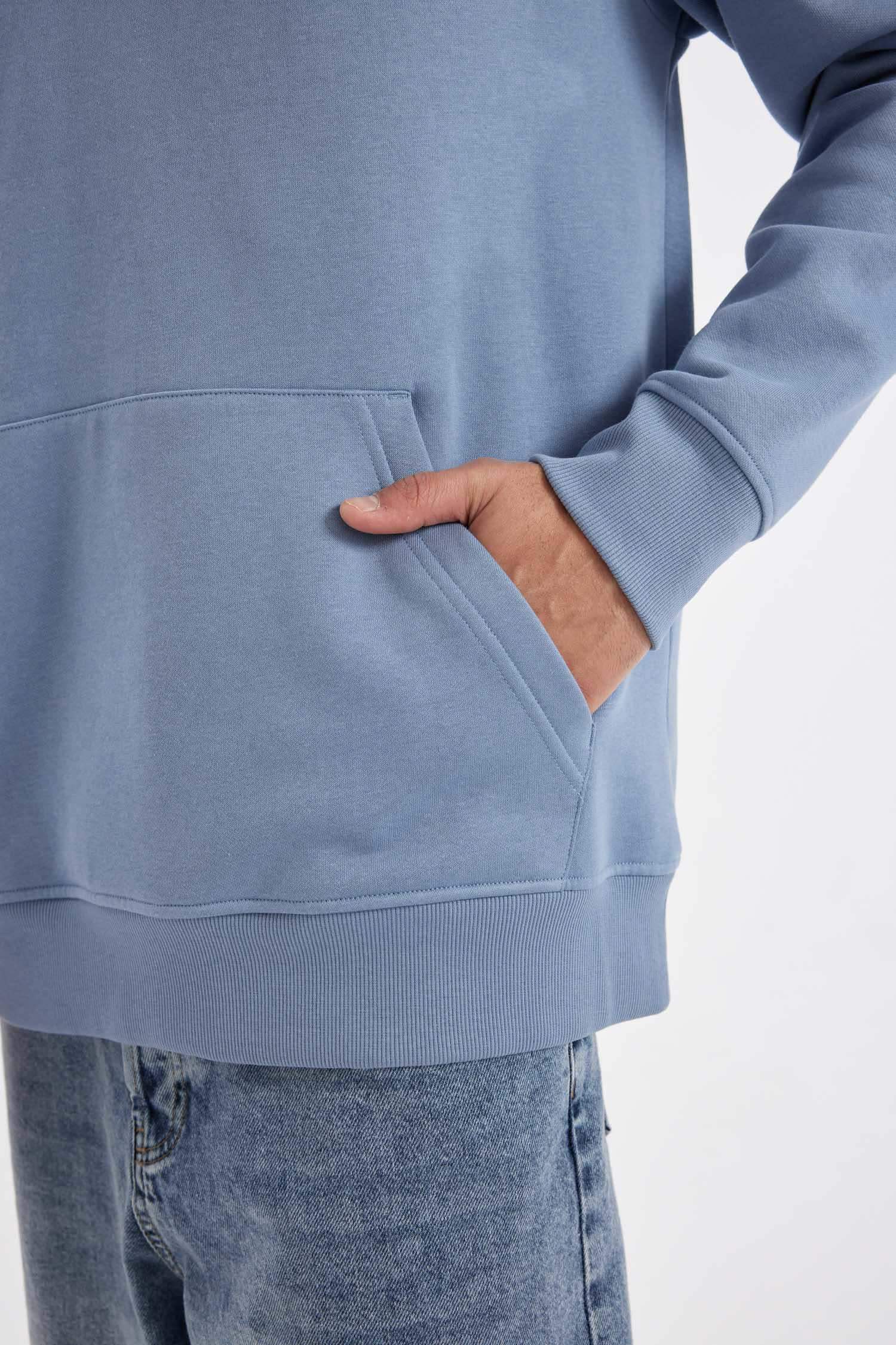 Regular Fit Kapüşonlu Kanguru Cepli İçi Yumuşak Tüylü Basic Düz Sweatshirt