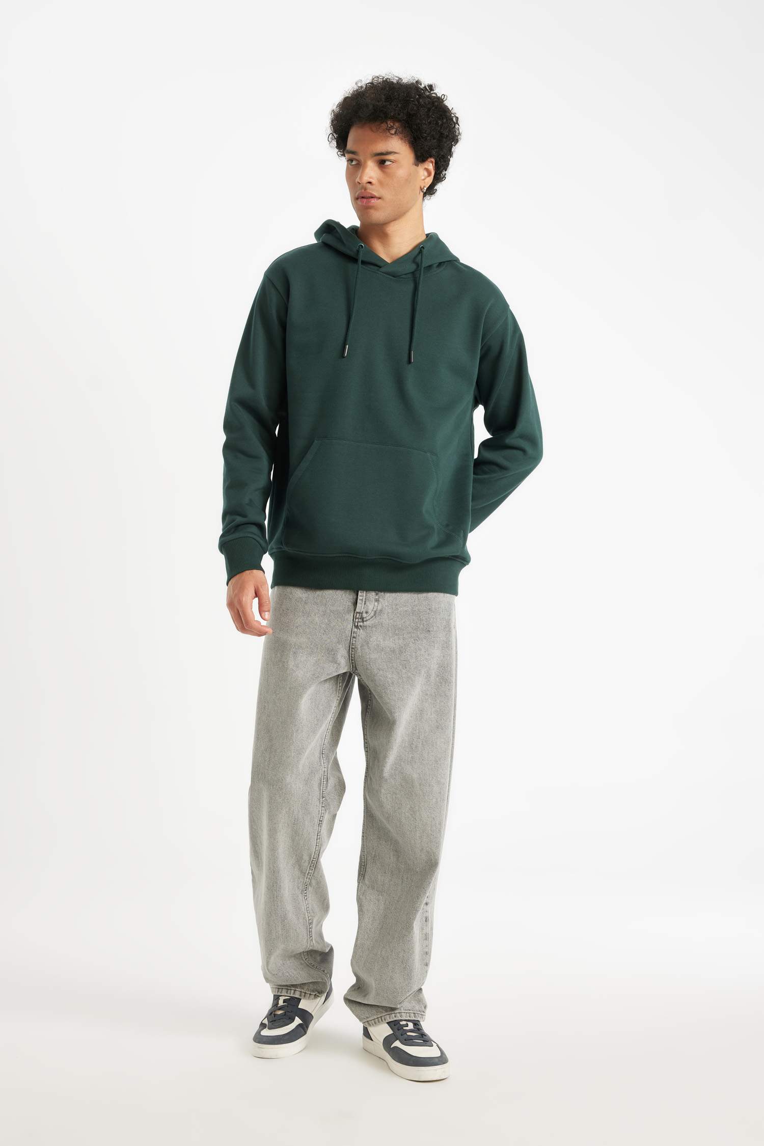 Regular Fit Kapüşonlu Kanguru Cepli İçi Yumuşak Tüylü Basic Düz Sweatshirt