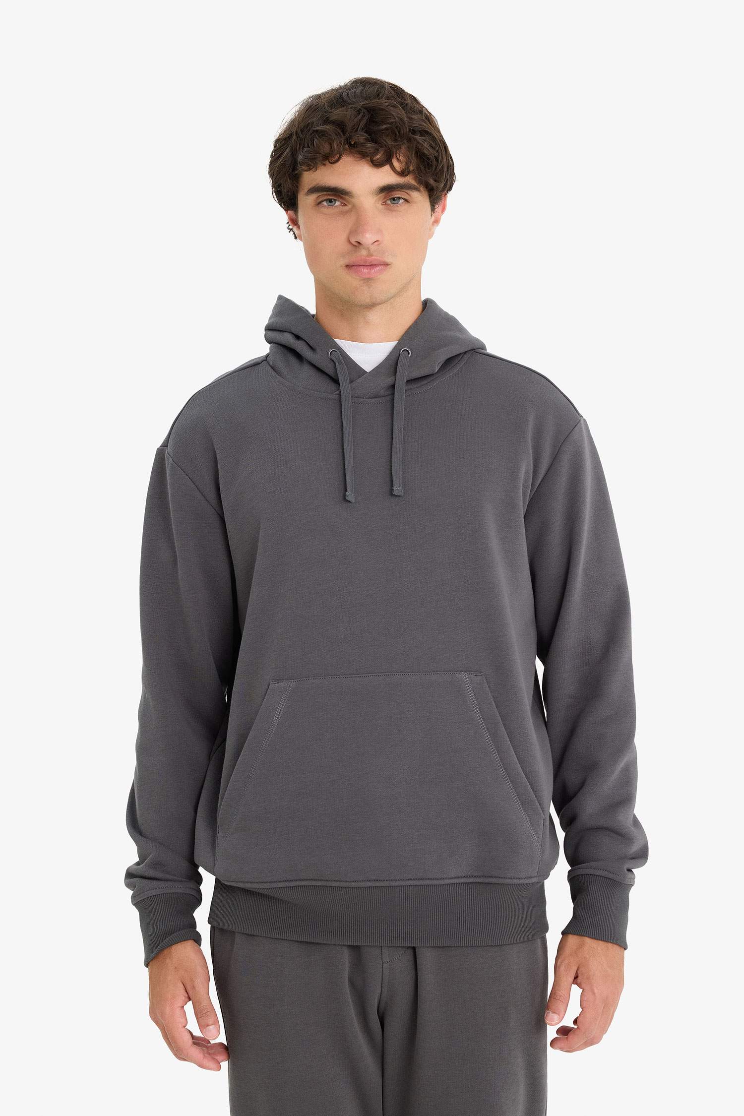 Regular Fit Kapüşonlu İçi Yumuşak Tüylü Kanguru Cepli Basic Düz Sweatshirt