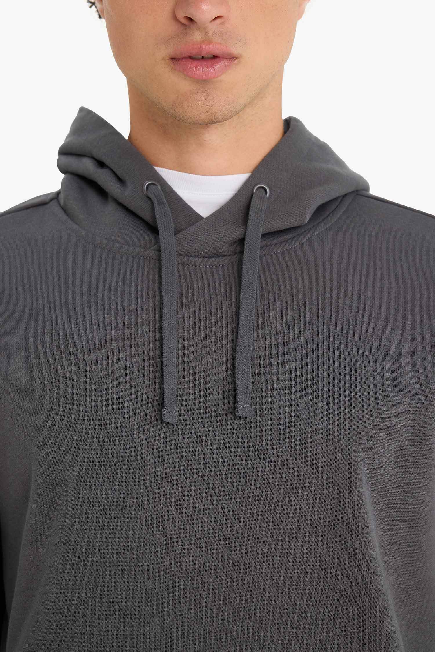 Regular Fit Kapüşonlu İçi Yumuşak Tüylü Kanguru Cepli Basic Düz Sweatshirt