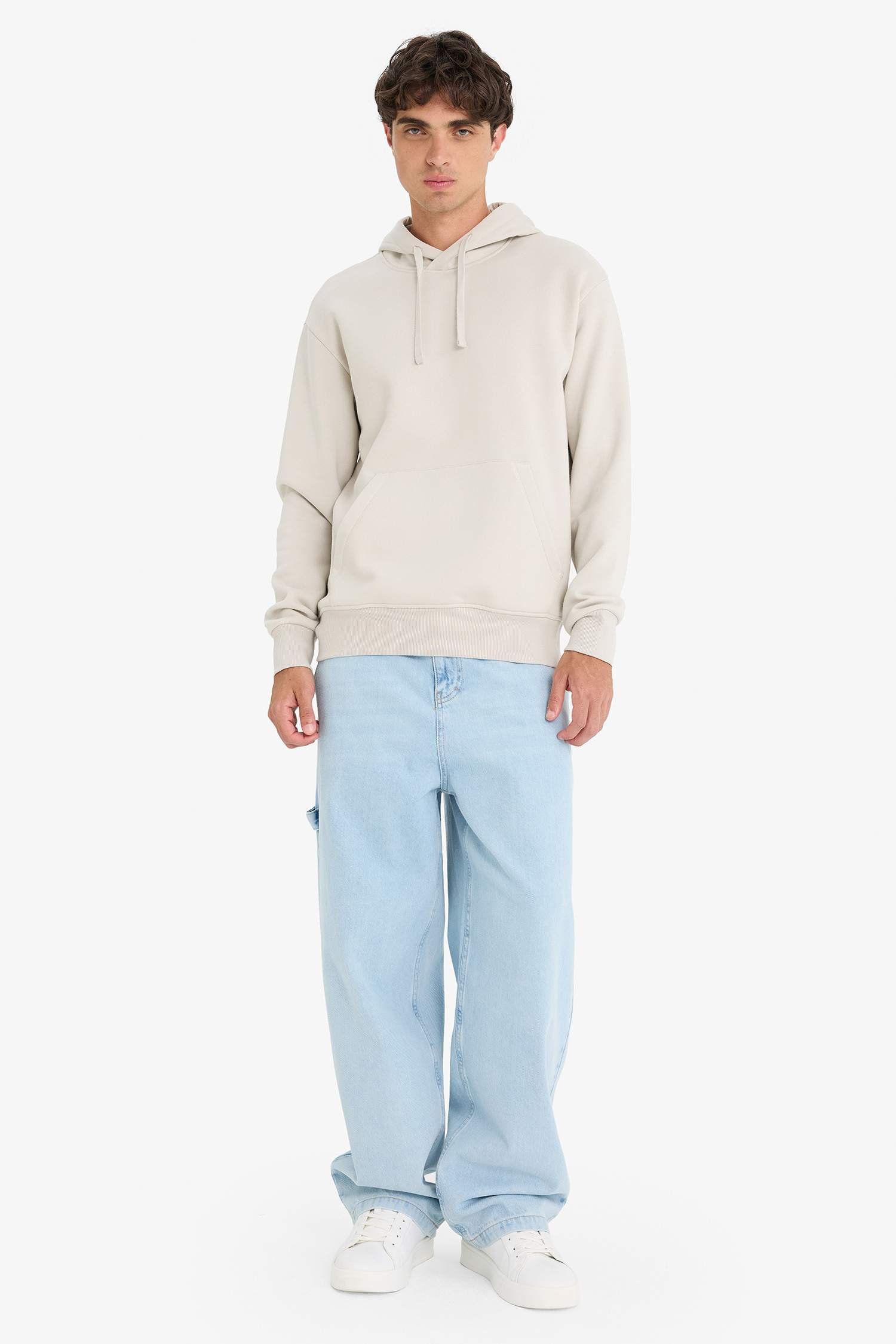 سويت شيرت بيزك سادة قصة عادية بكابيشون بجيب وبطانة ناعمة